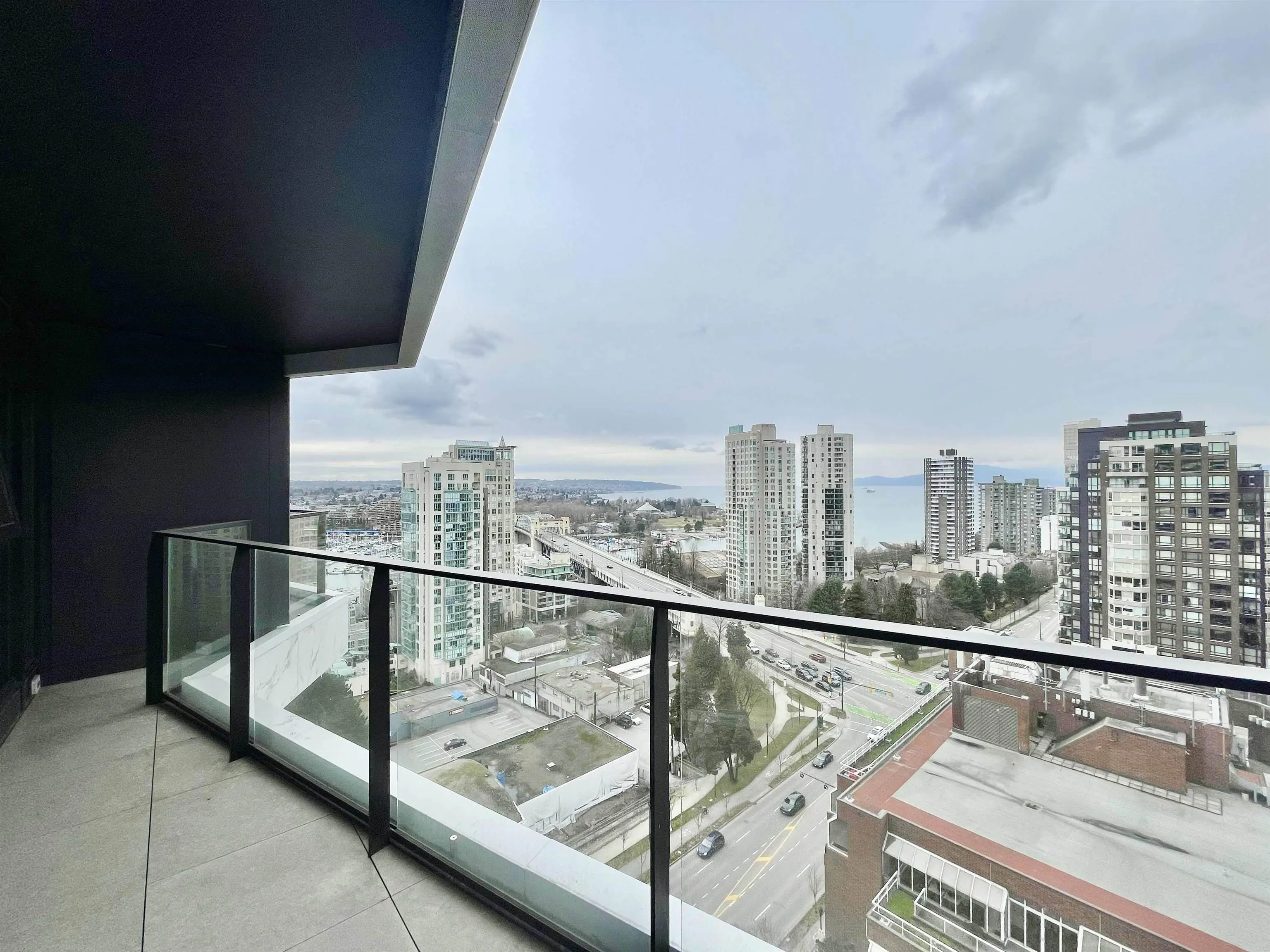 1705 889 Pacific Street