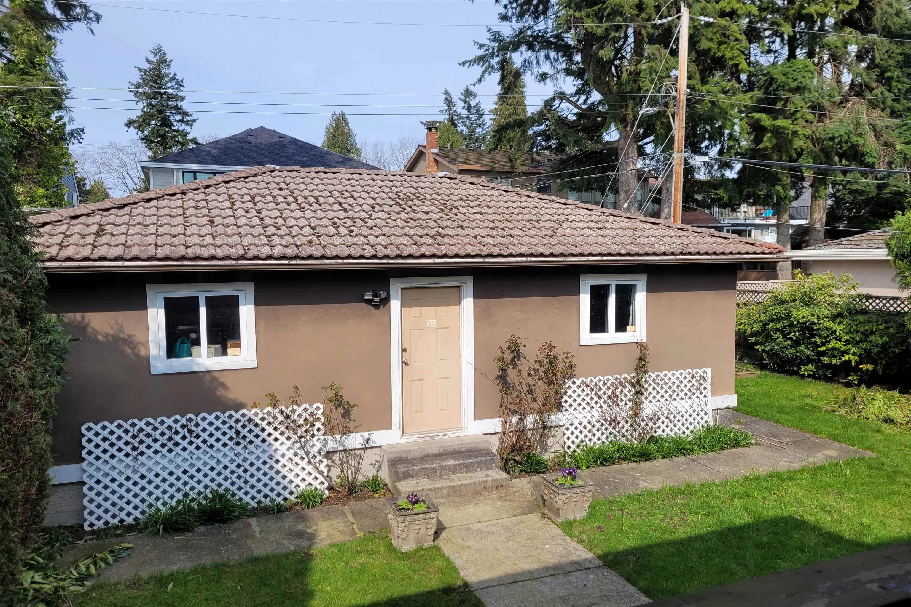 1467 W 58th Avenue