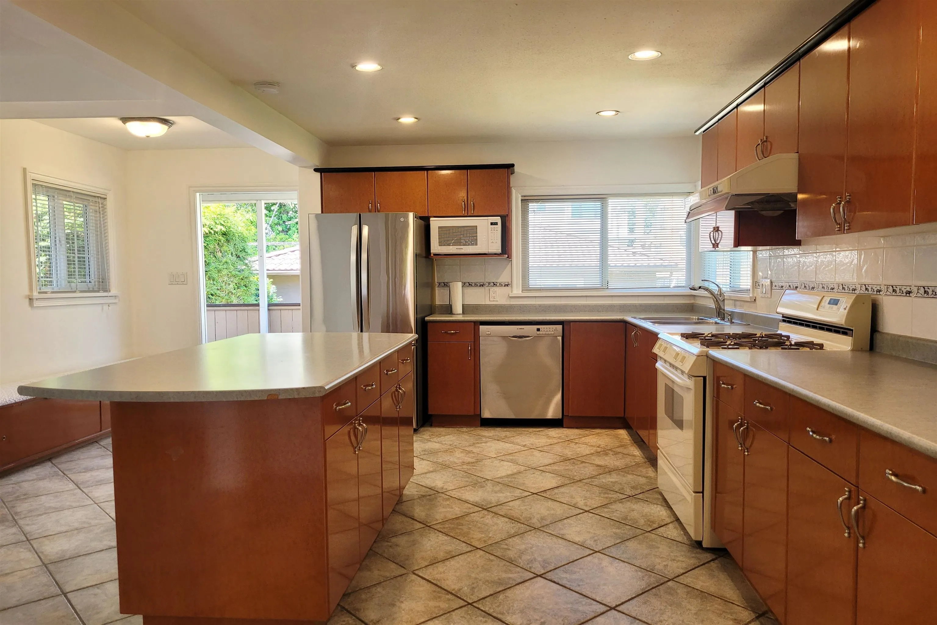 1467 W 58th Avenue