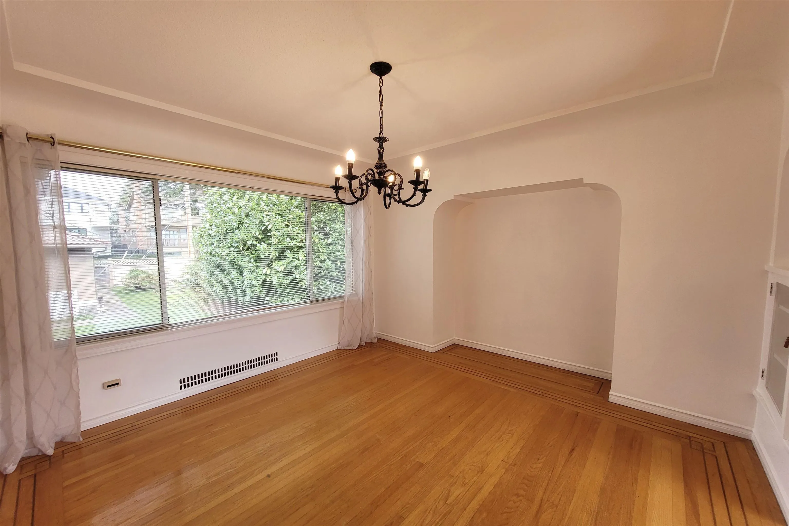 1467 W 58th Avenue