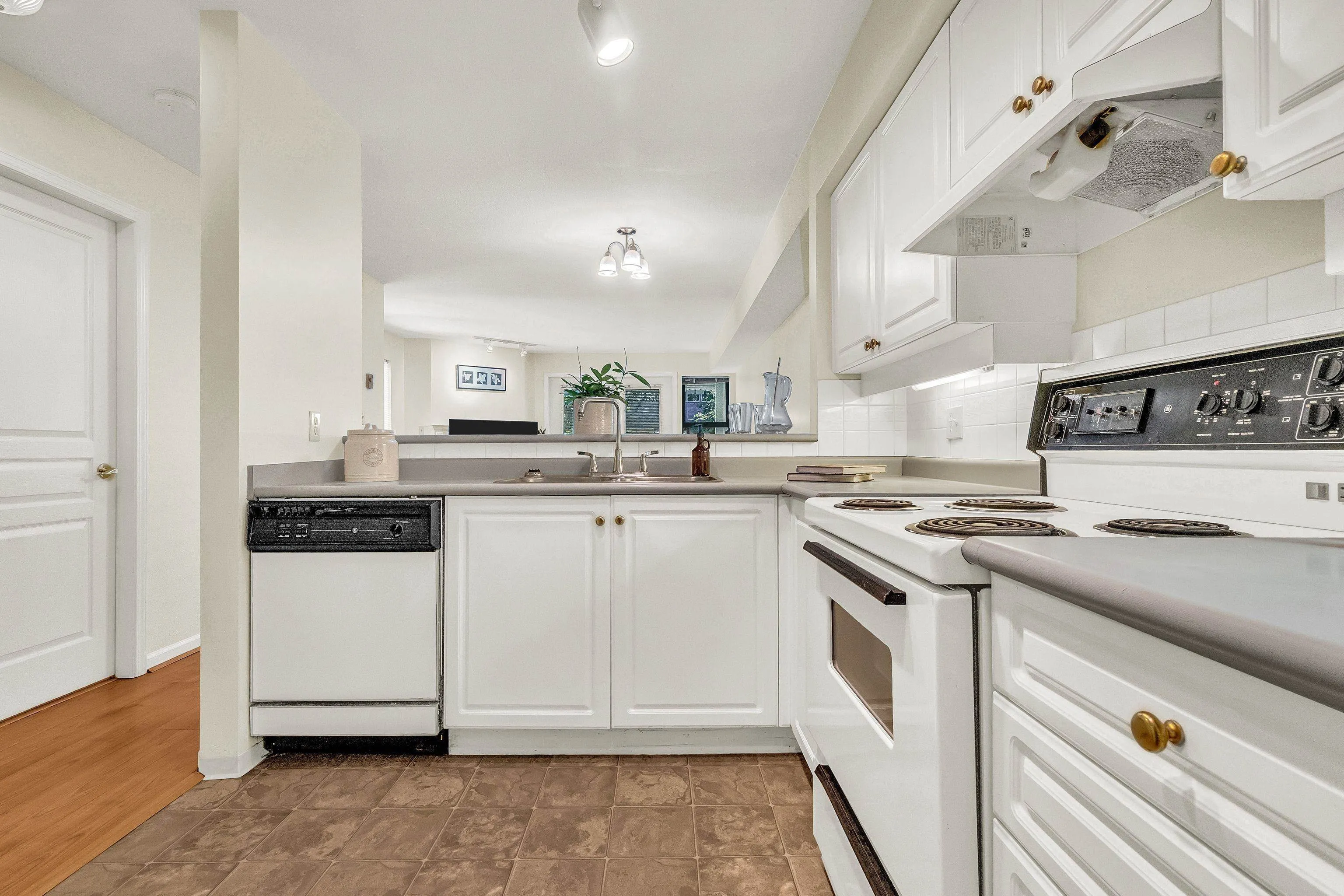 201B 7025 Stride Avenue