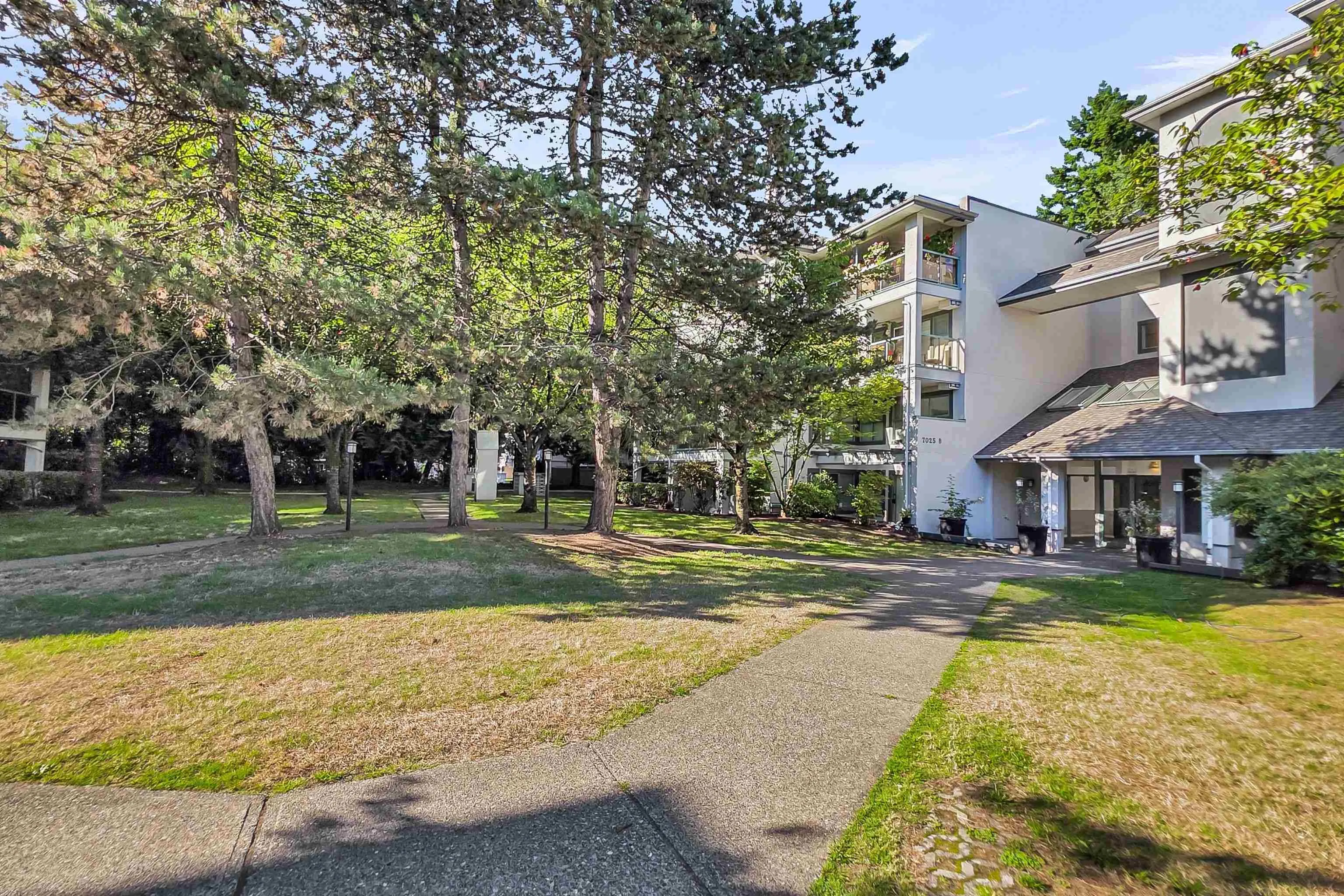201B 7025 Stride Avenue