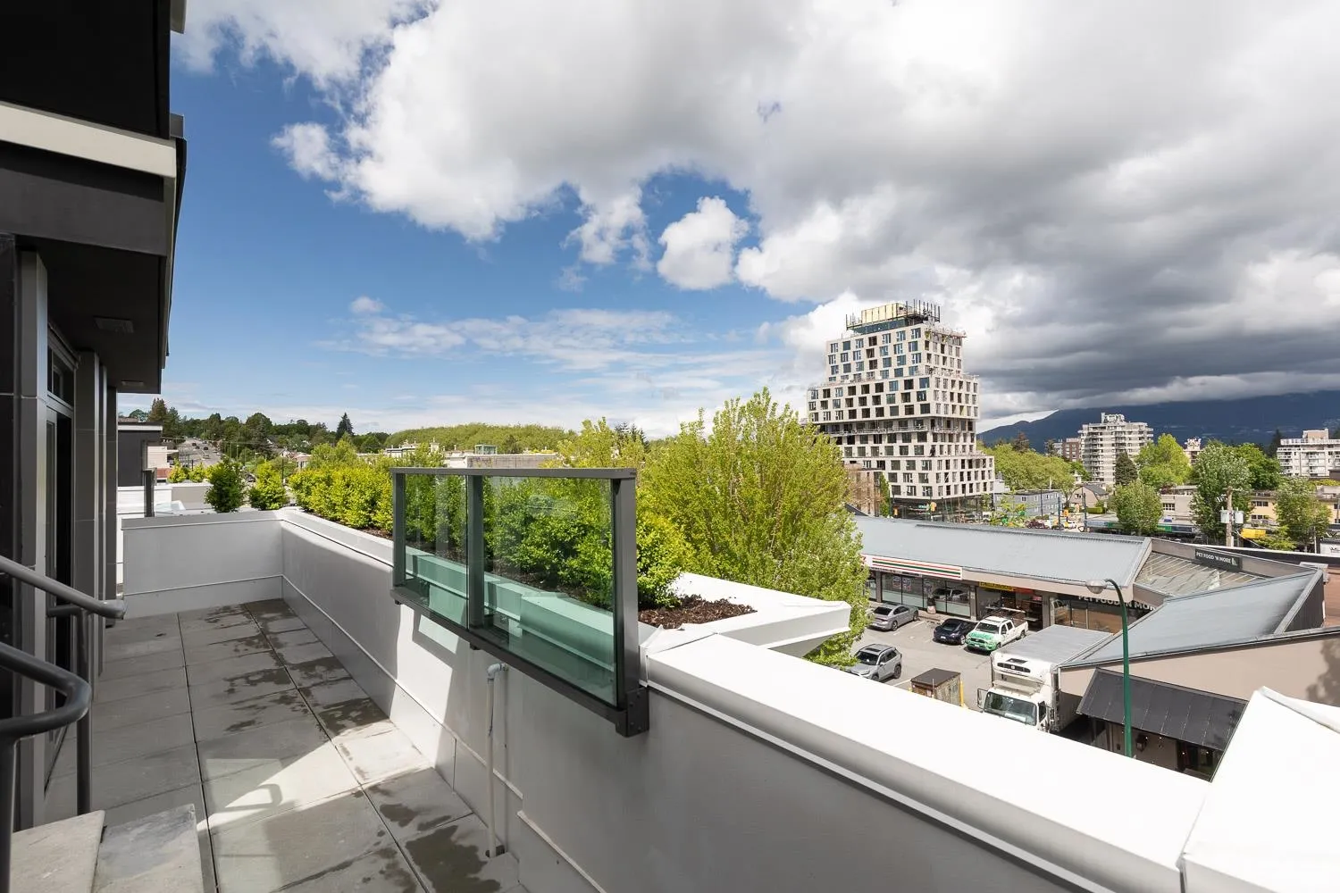 406 3668 W 10th Avenue