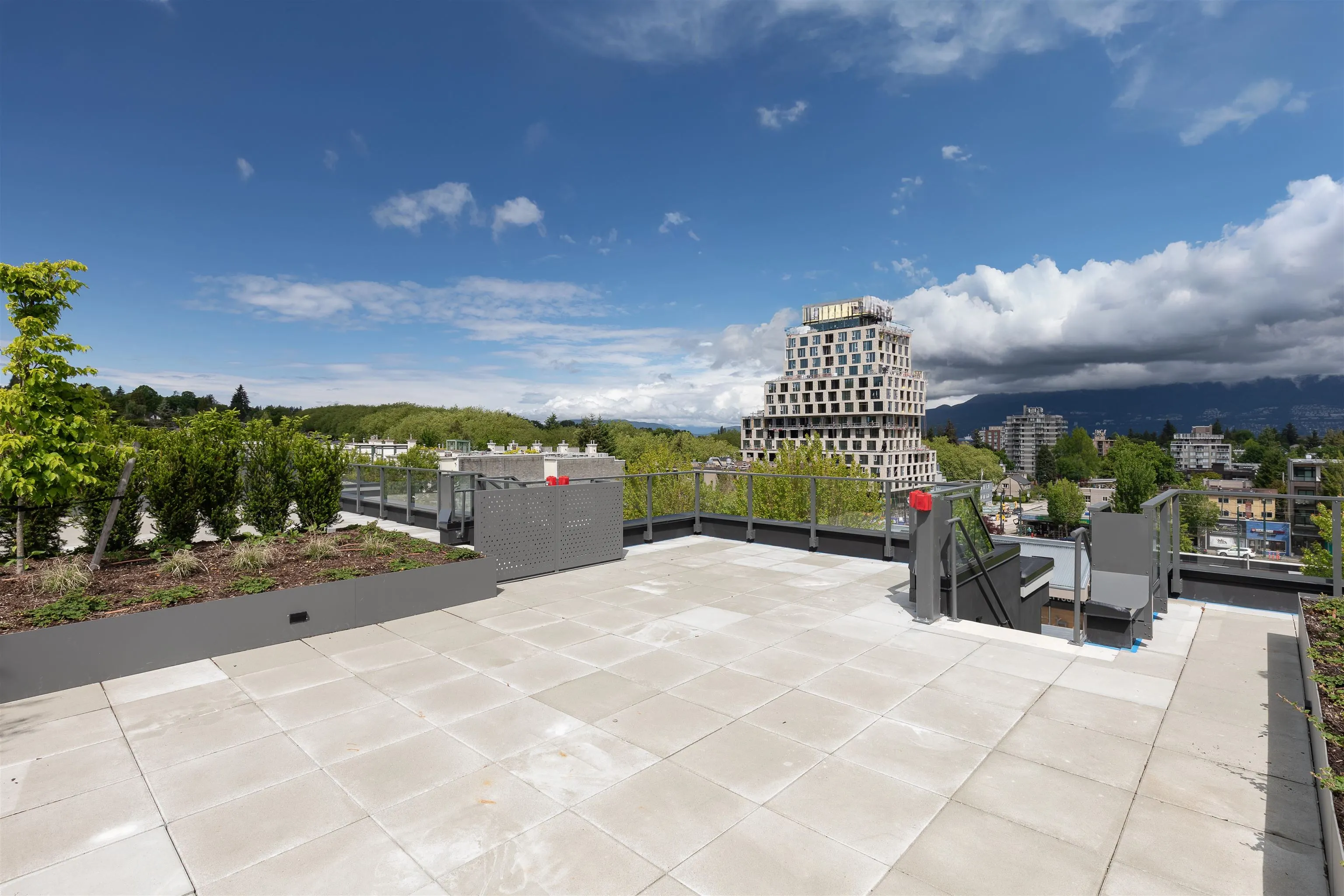 406 3668 W 10th Avenue