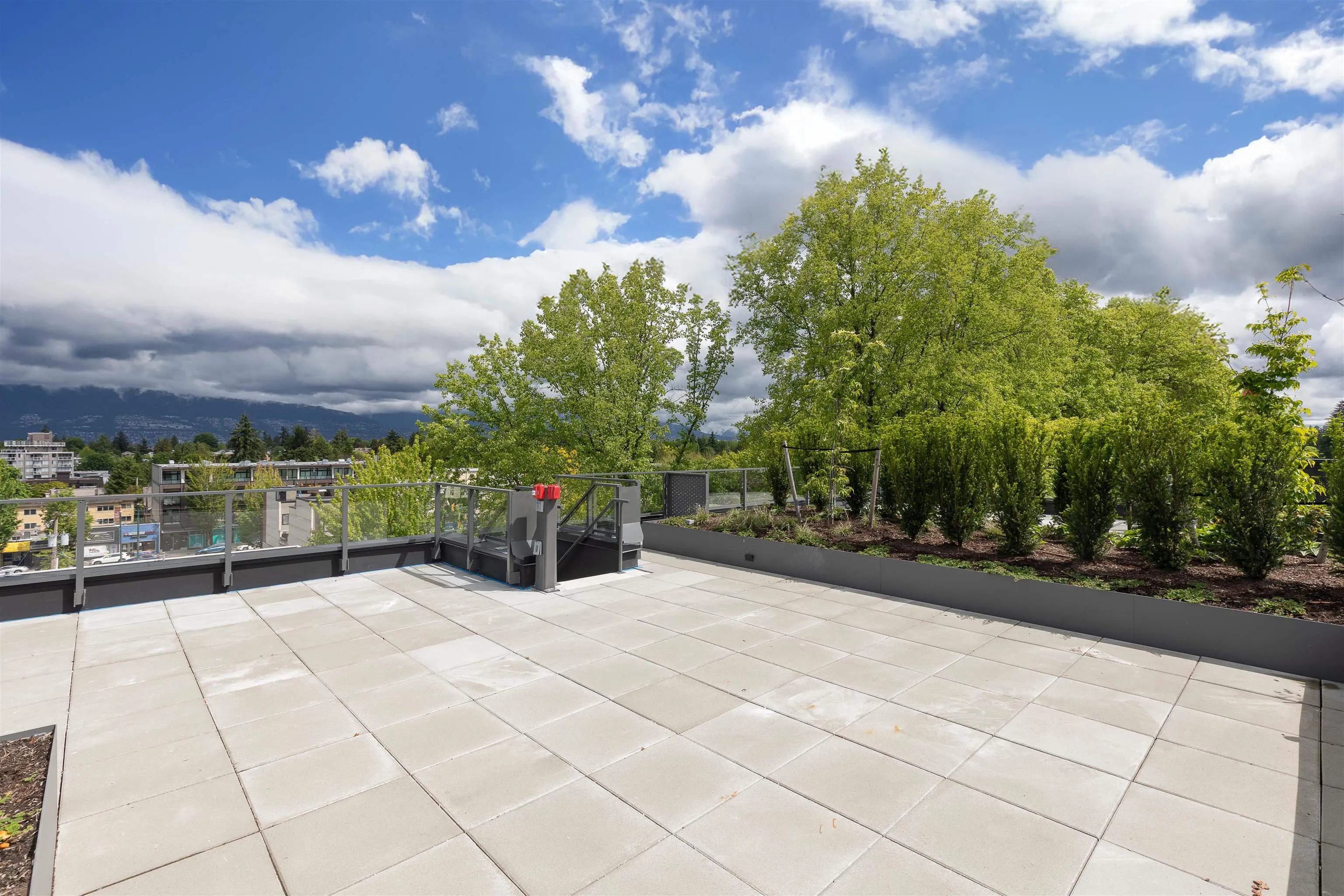 406 3668 W 10th Avenue