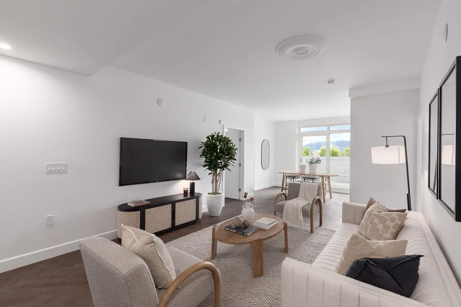 406 3668 W 10th Avenue