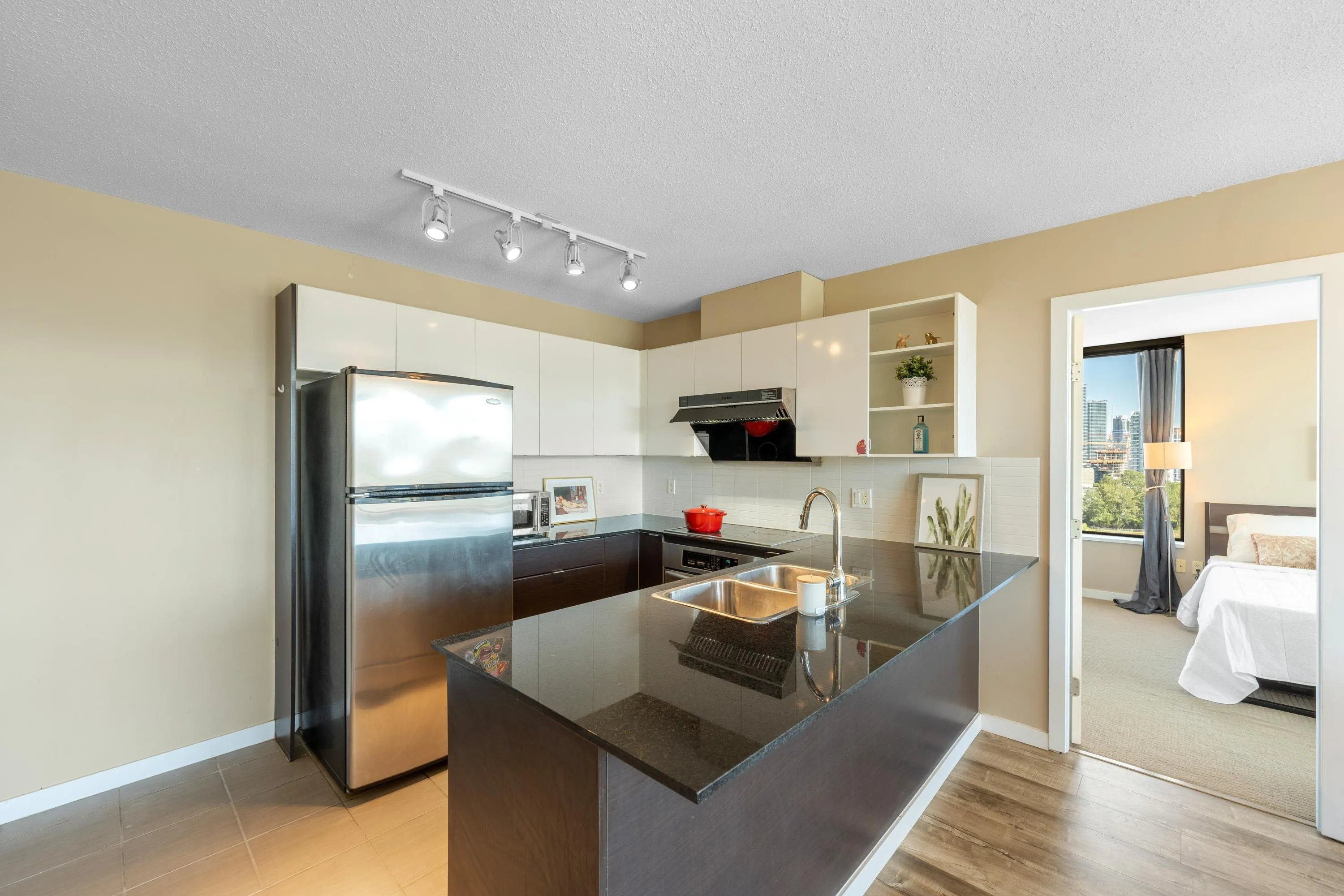 1806 4178 Dawson Street