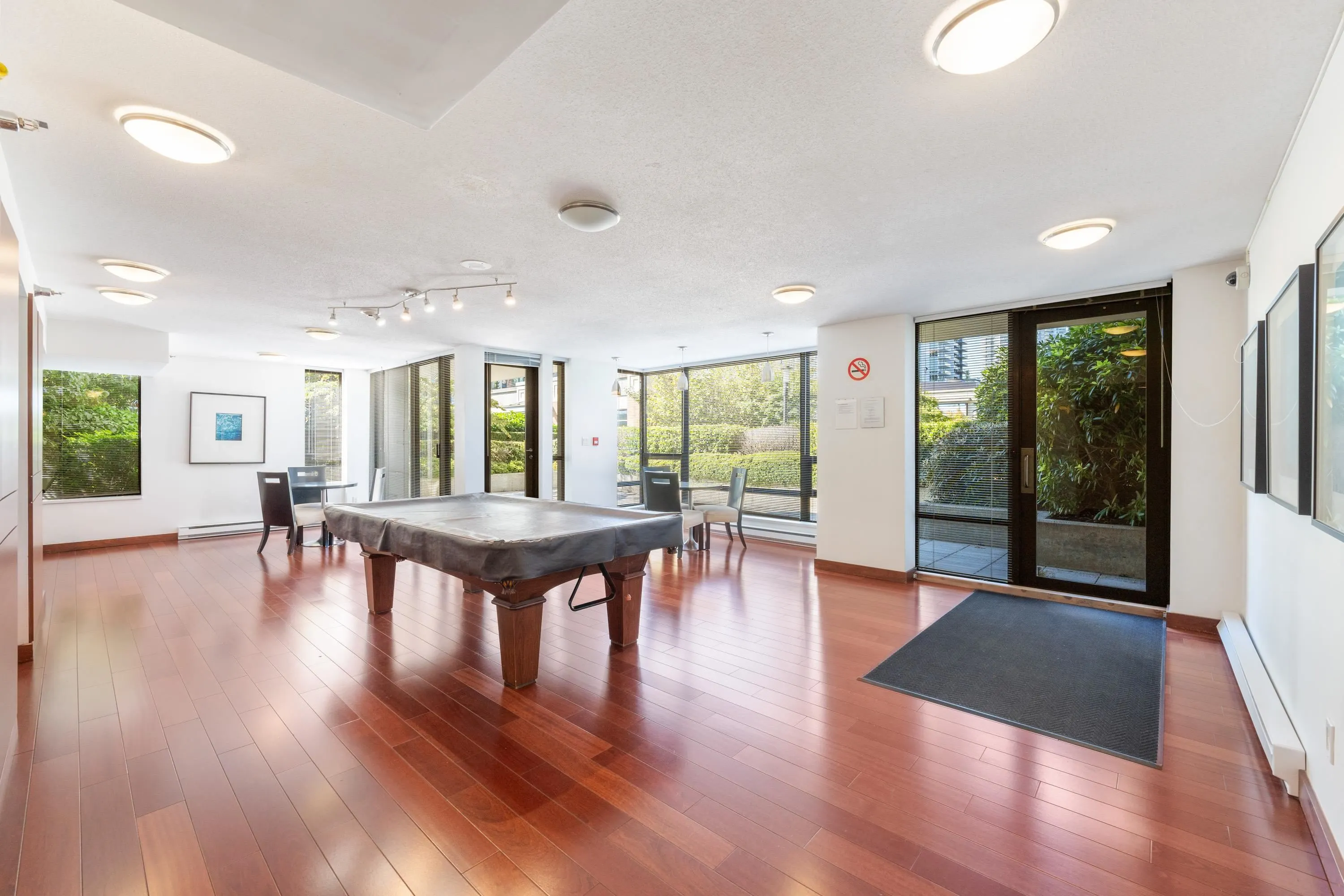 1806 4178 Dawson Street