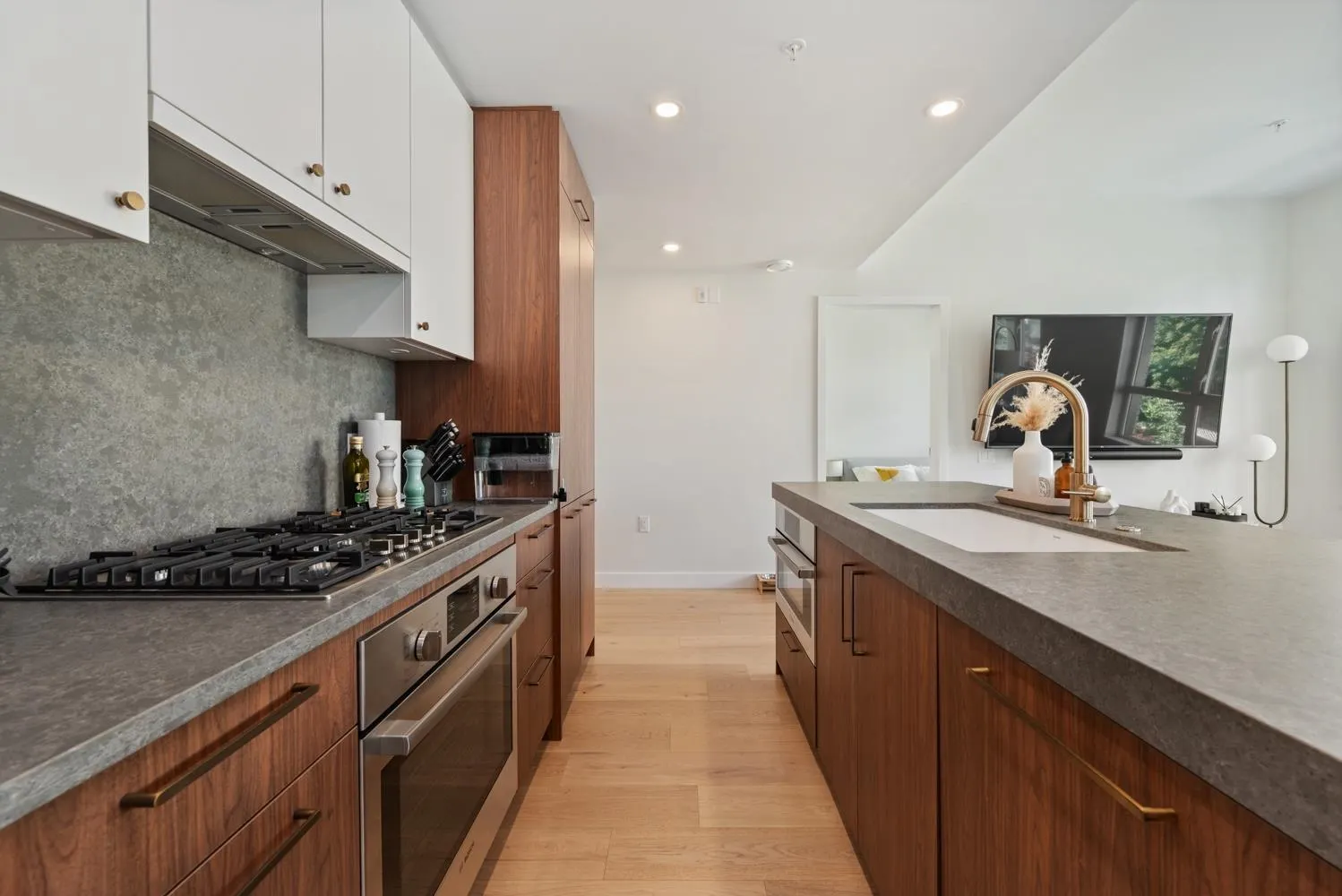 30X 5007 Ash Street