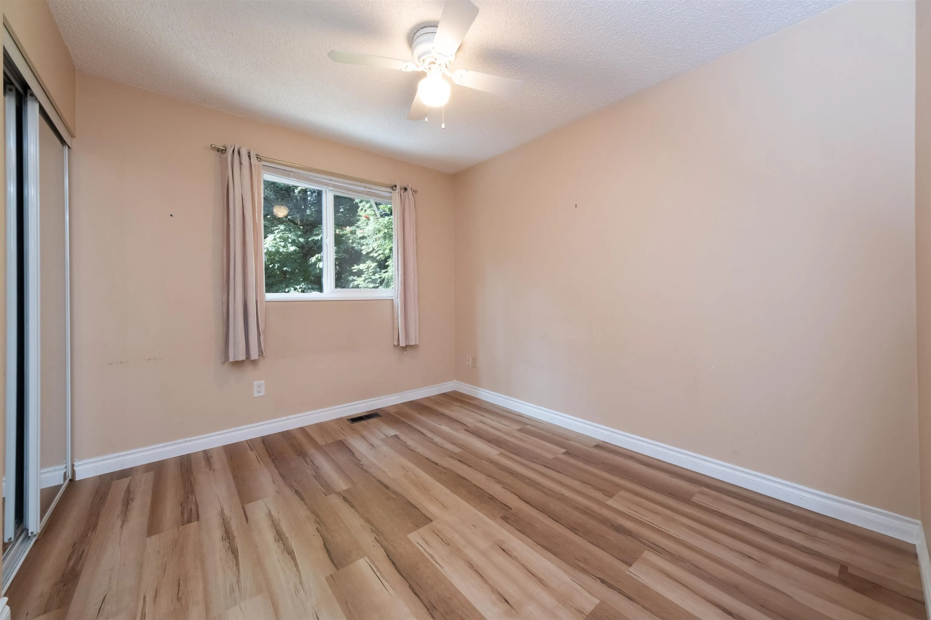 11436 Royal Crescent