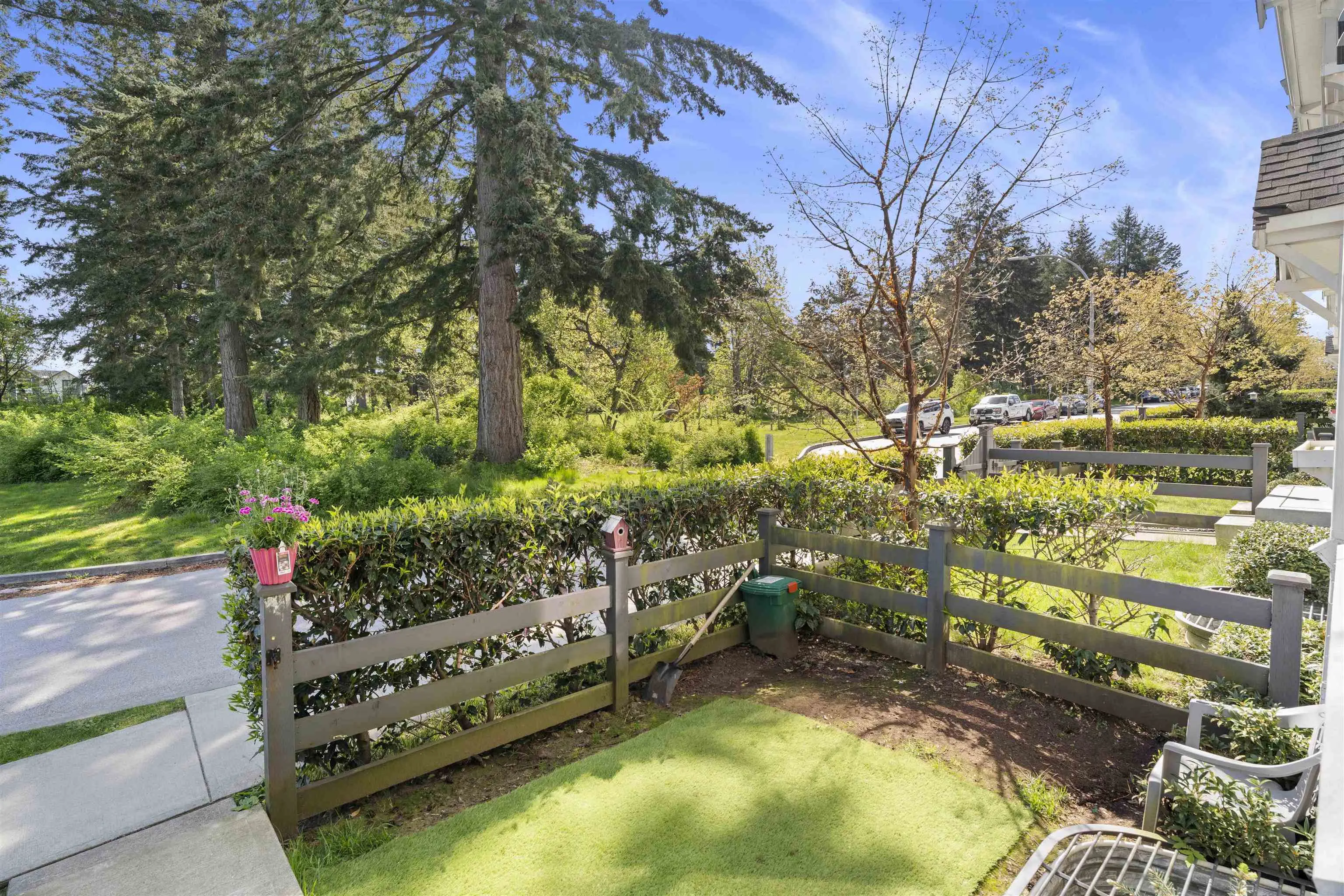 8 16678 25 Avenue
