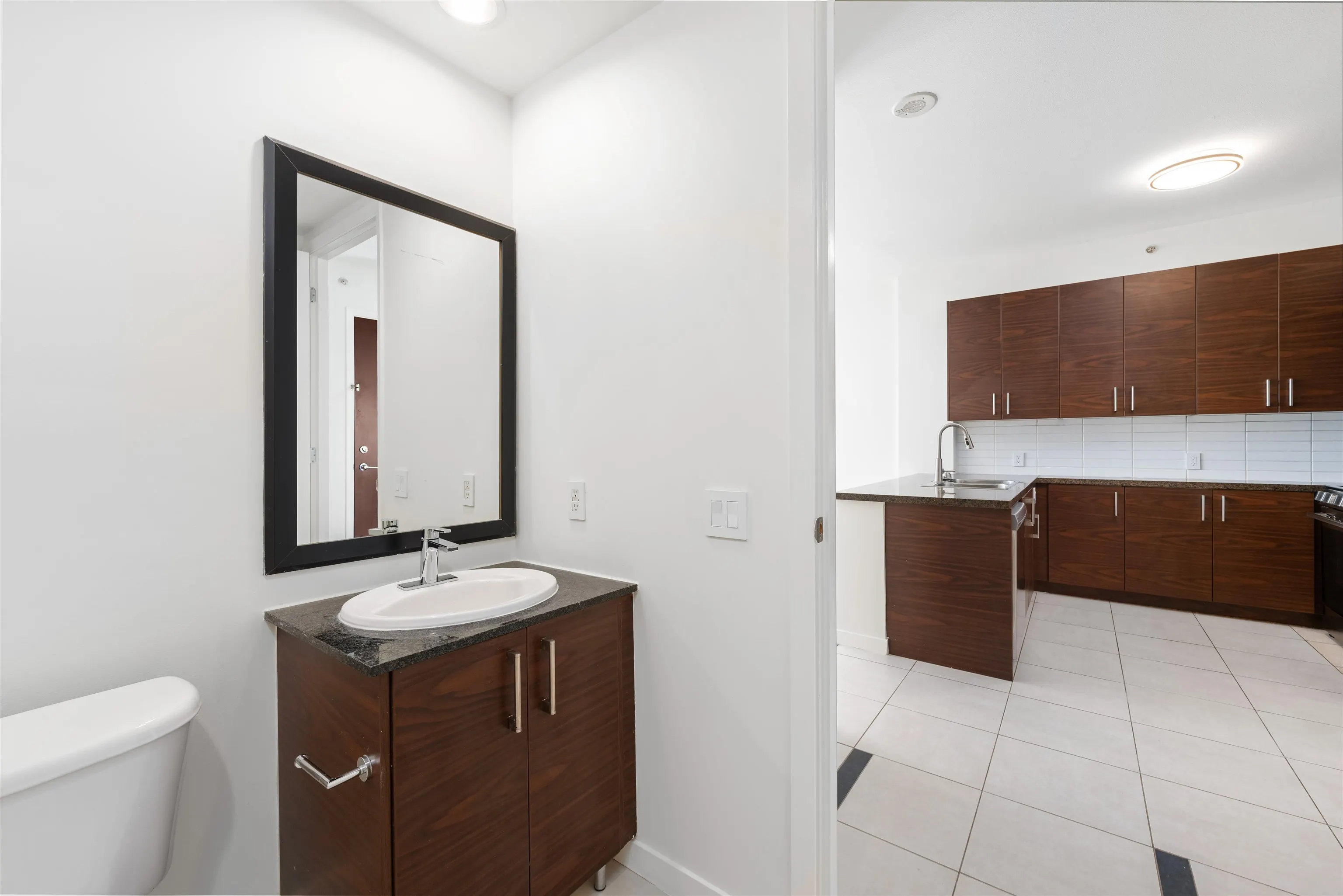 1002 2355 Madison Avenue