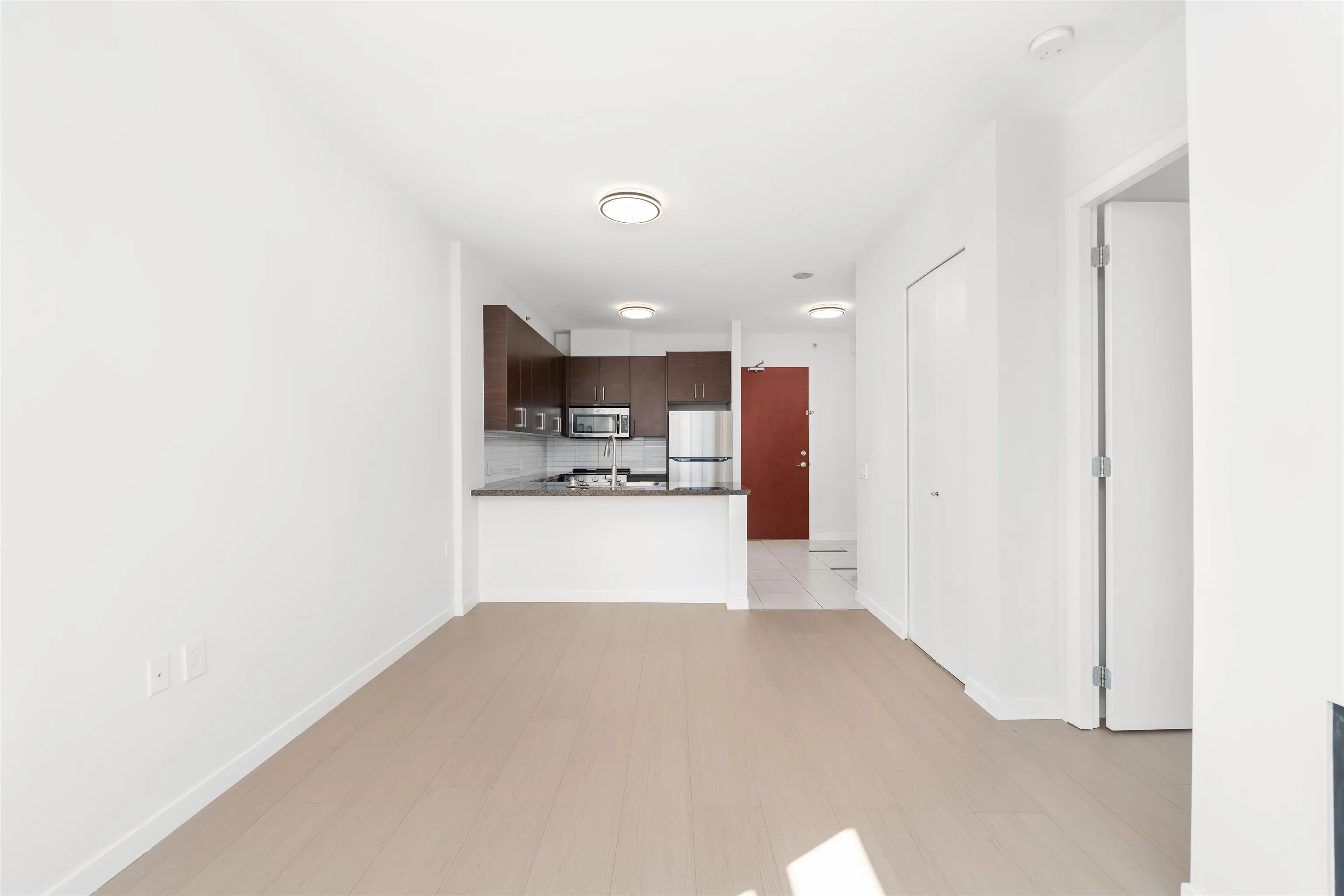 1002 2355 Madison Avenue