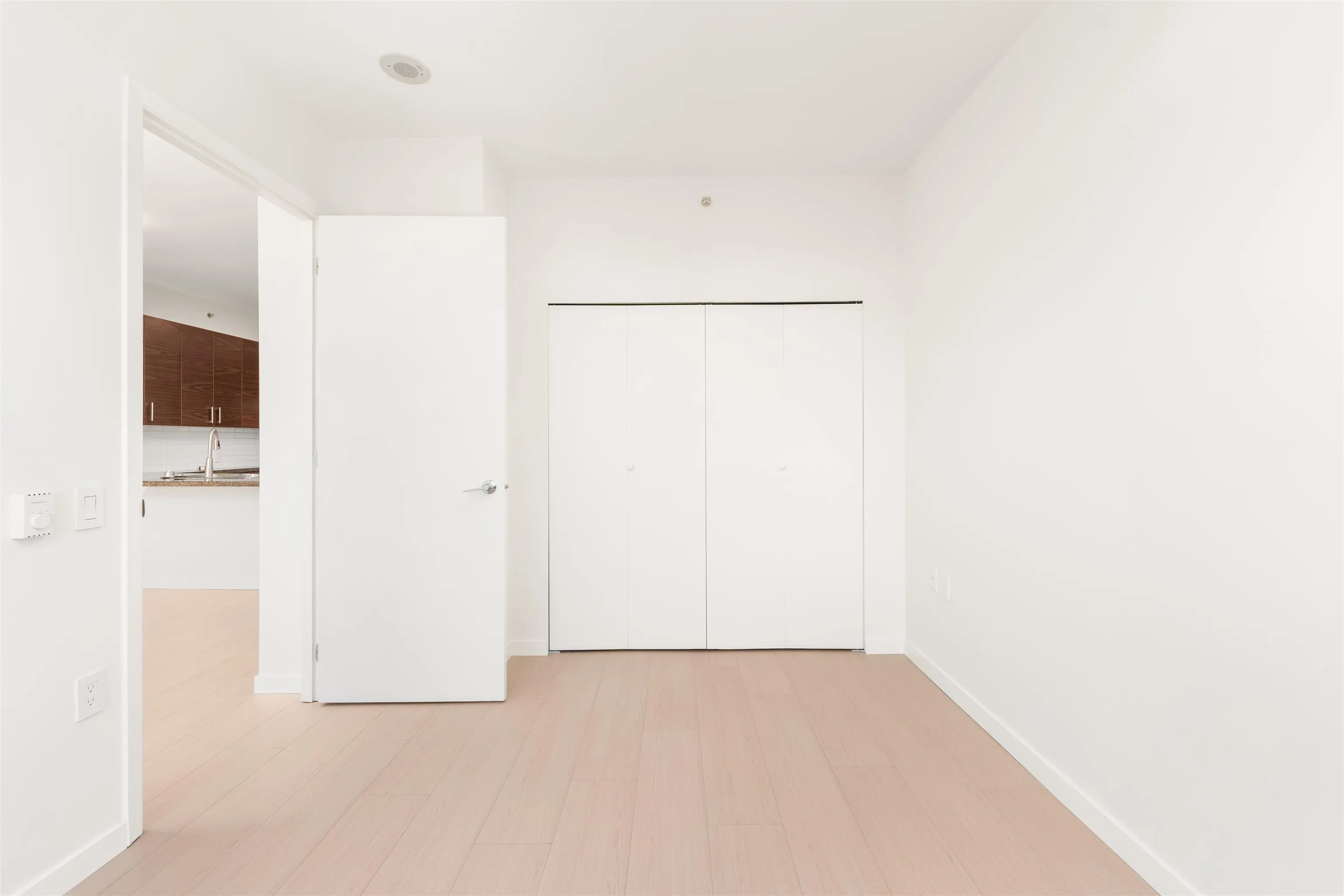 1002 2355 Madison Avenue
