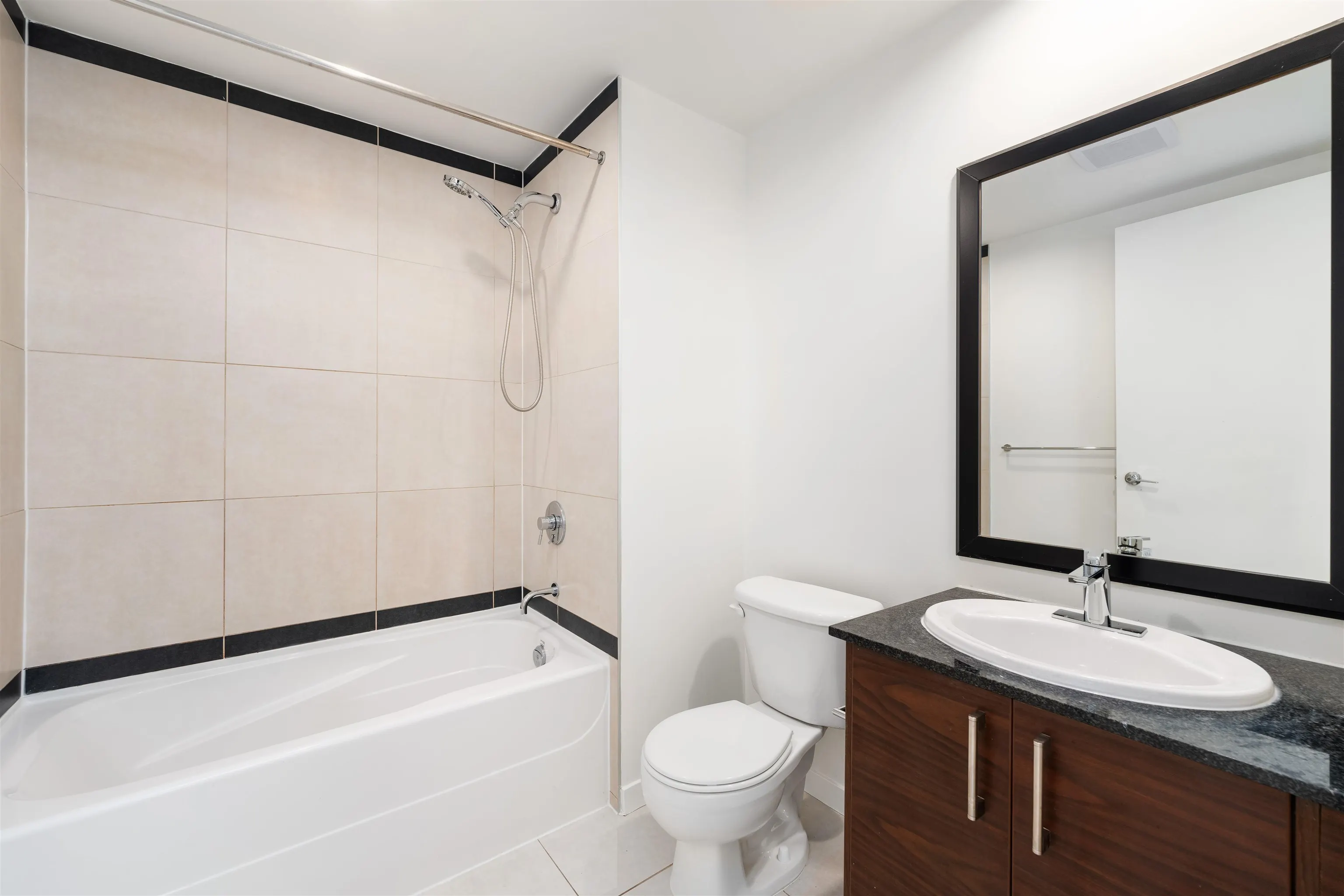 1002 2355 Madison Avenue