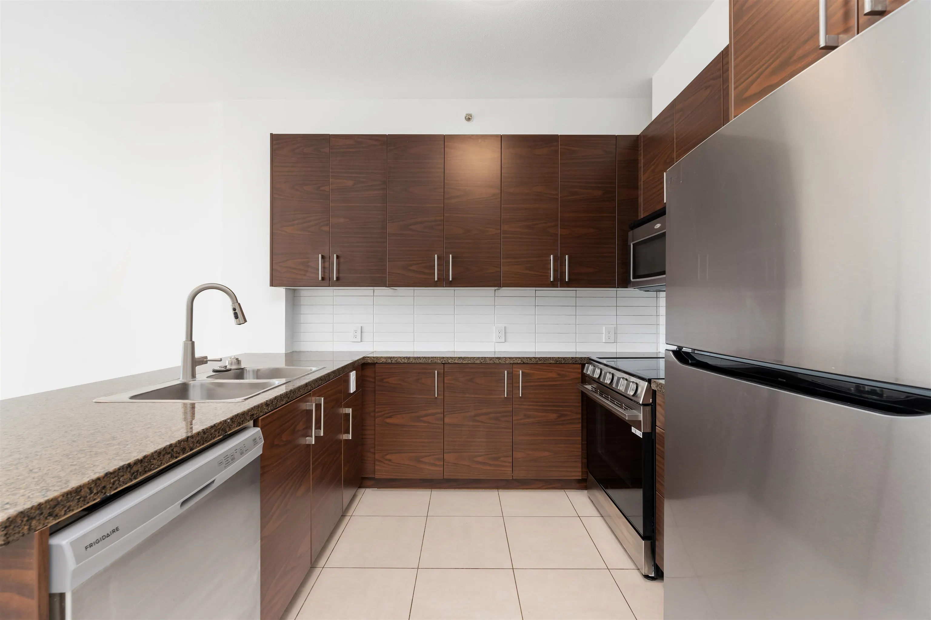 1002 2355 Madison Avenue