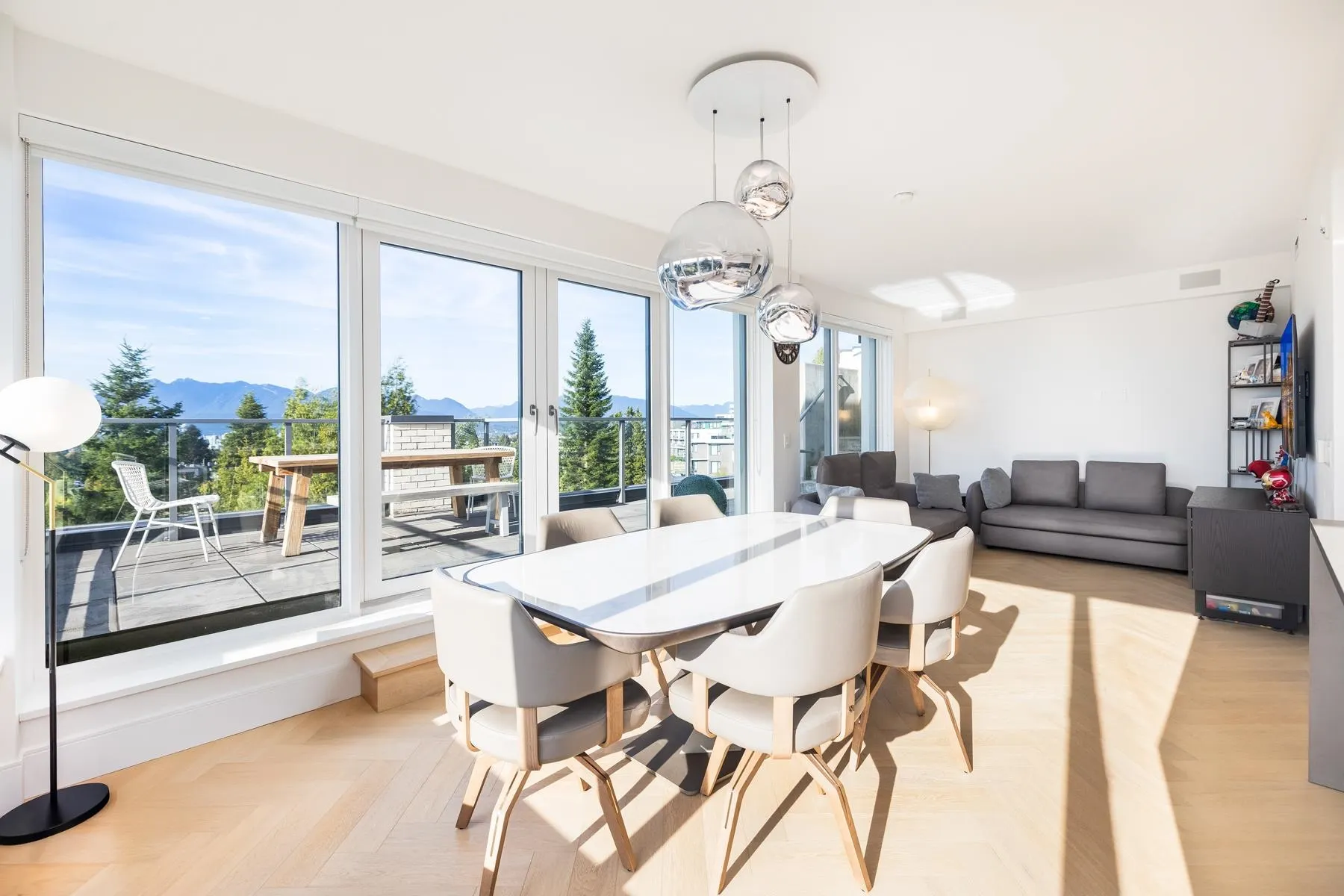602 4685 Cambie Street