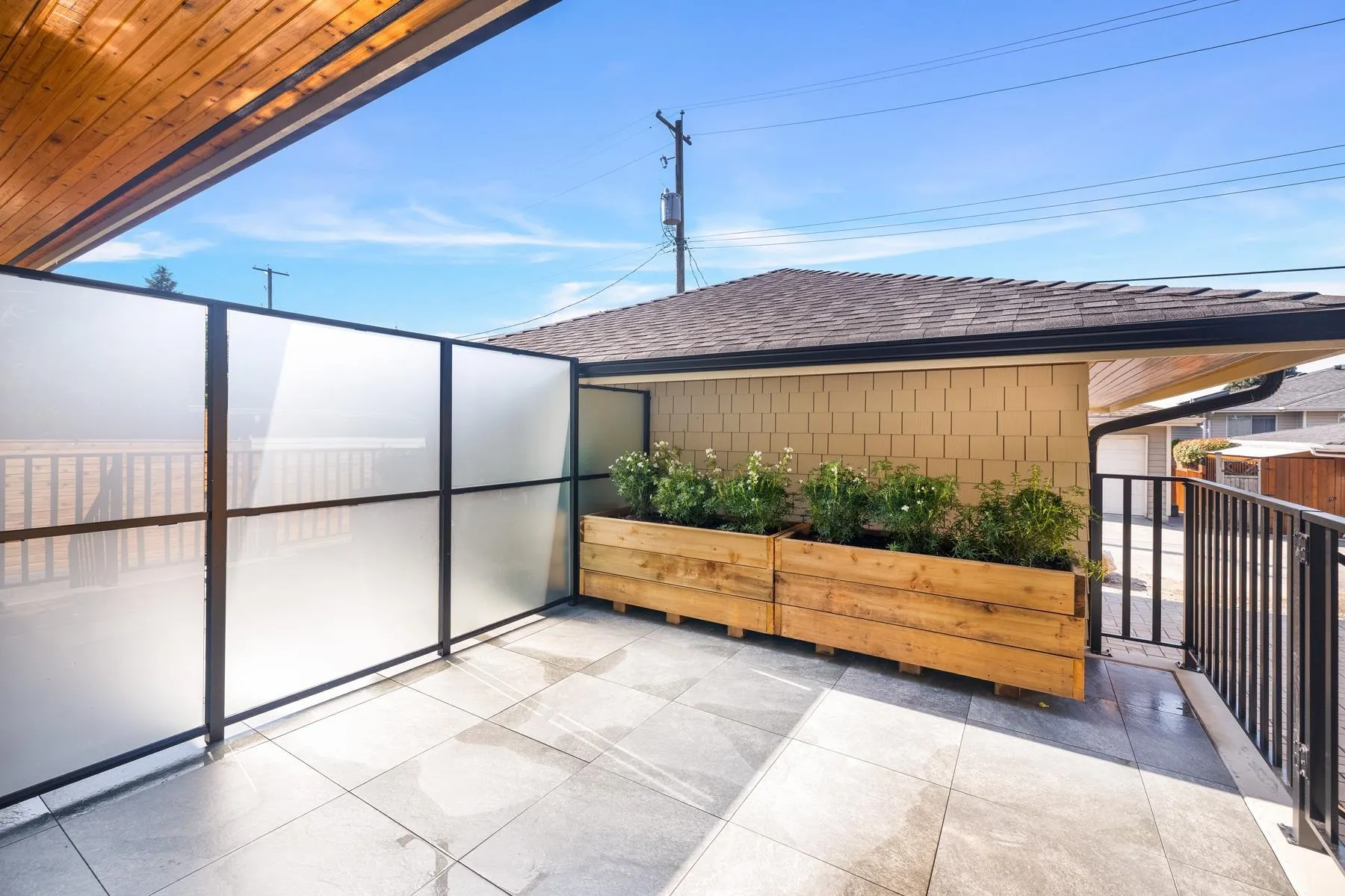 261 W 6th Street