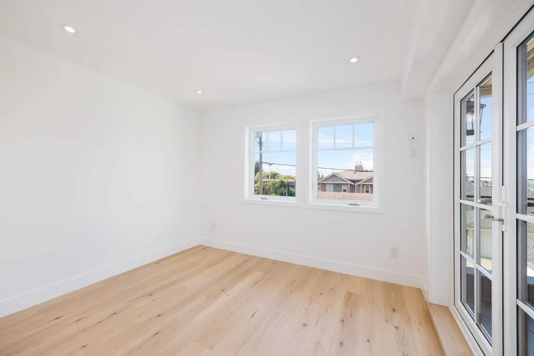 261 W 6th Street