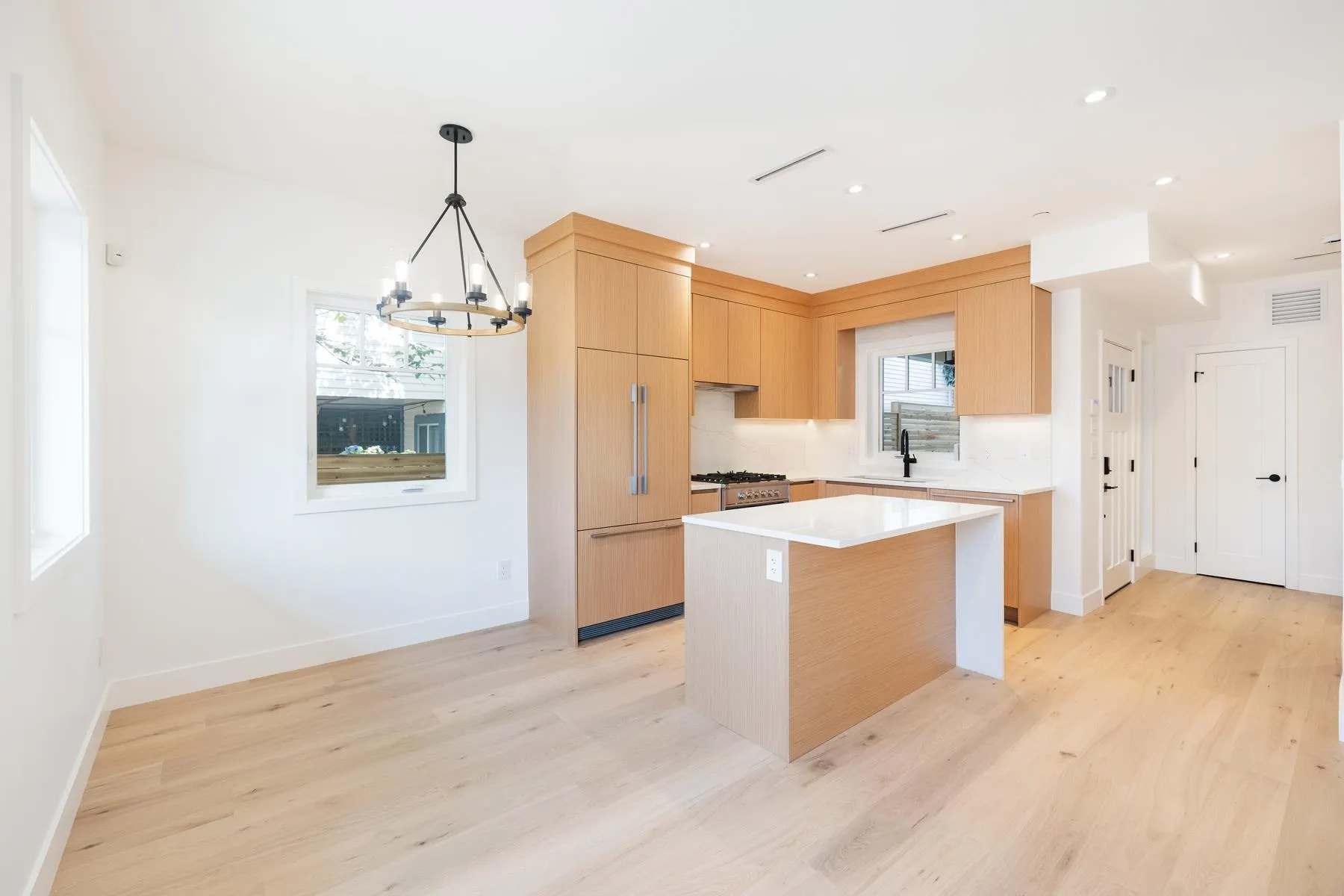 261 W 6th Street
