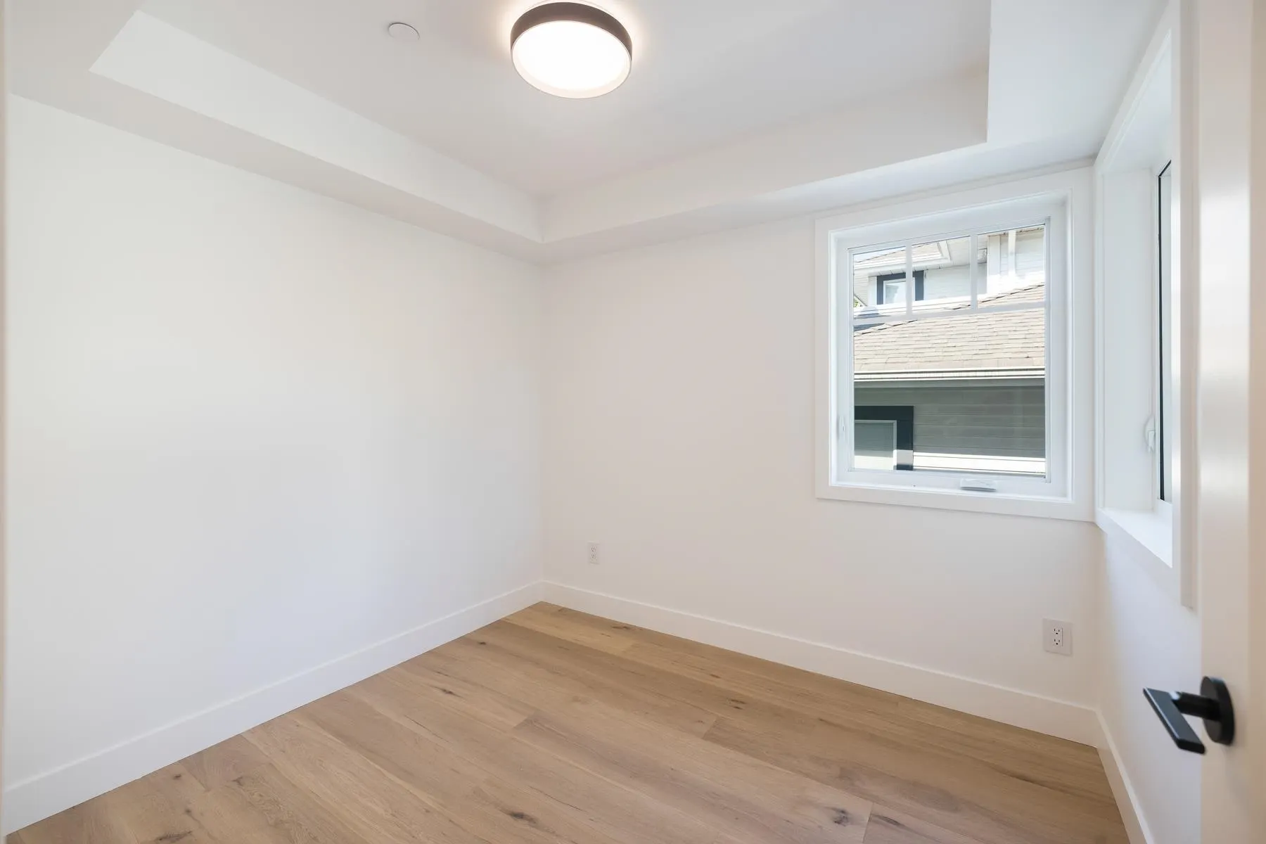 261 W 6th Street