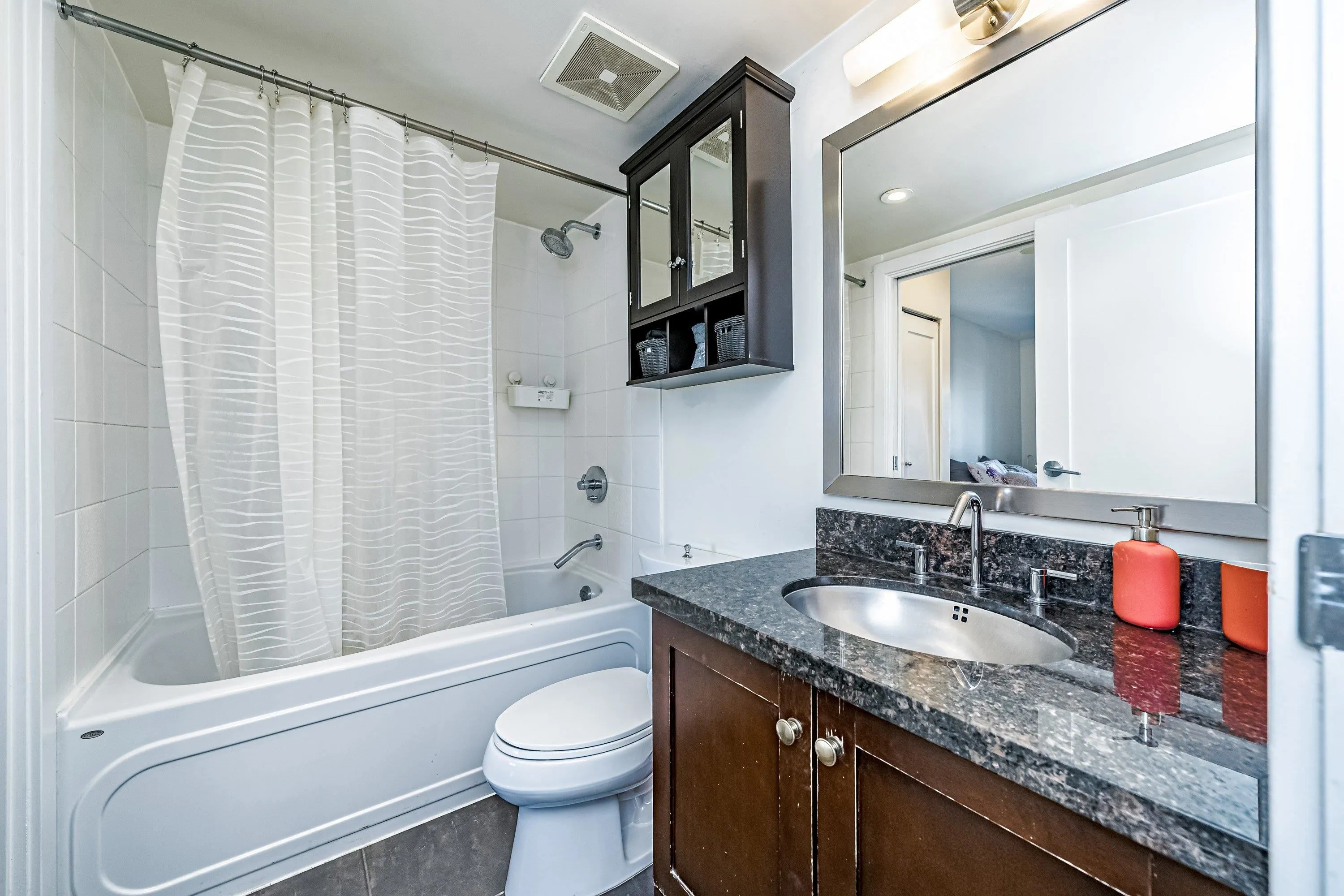 1508 1 Renaissance Square