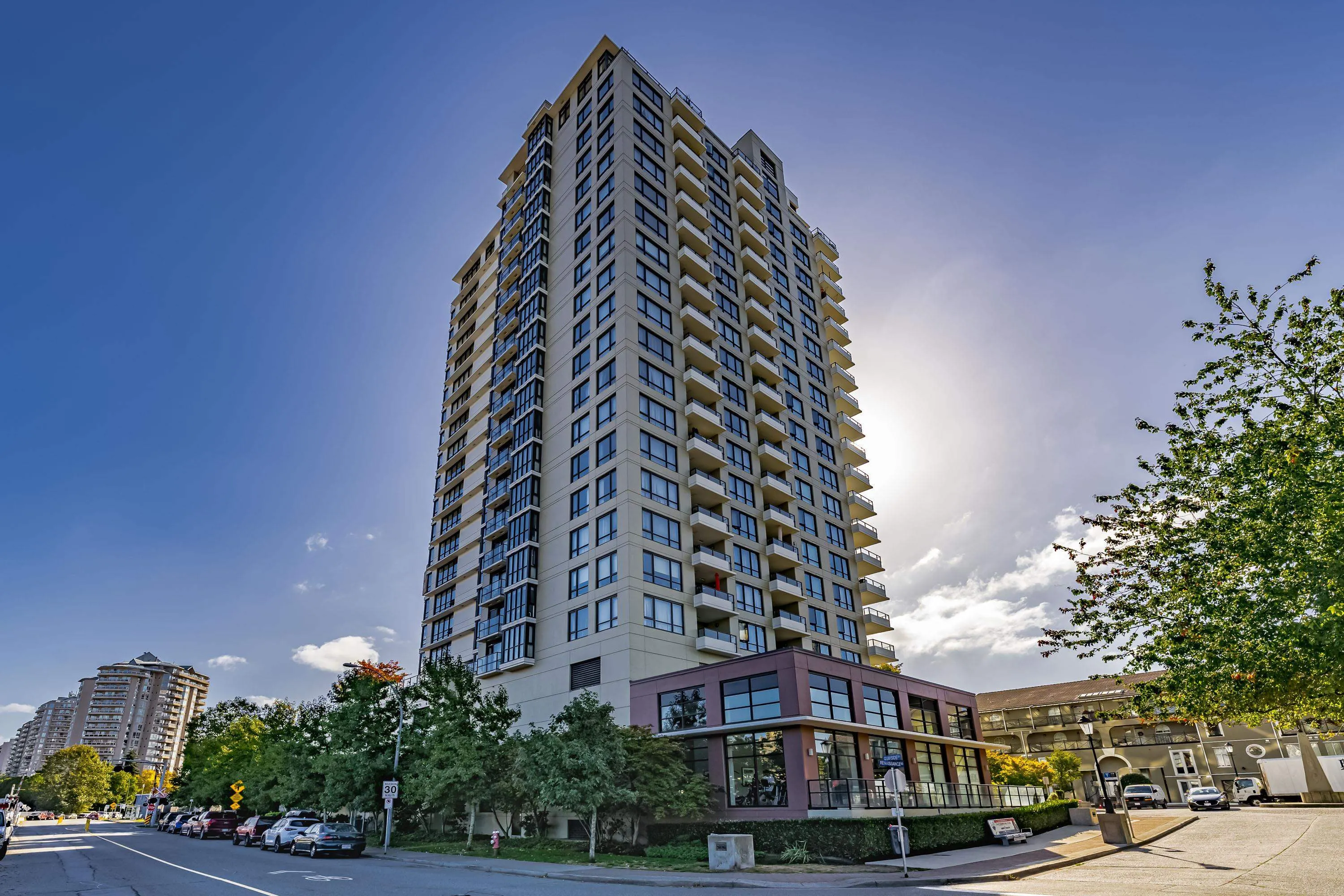1508 1 Renaissance Square