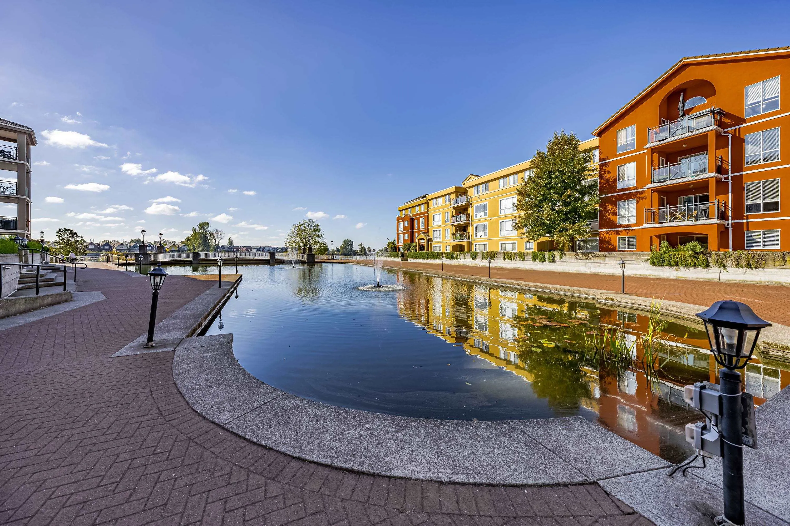 1508 1 Renaissance Square
