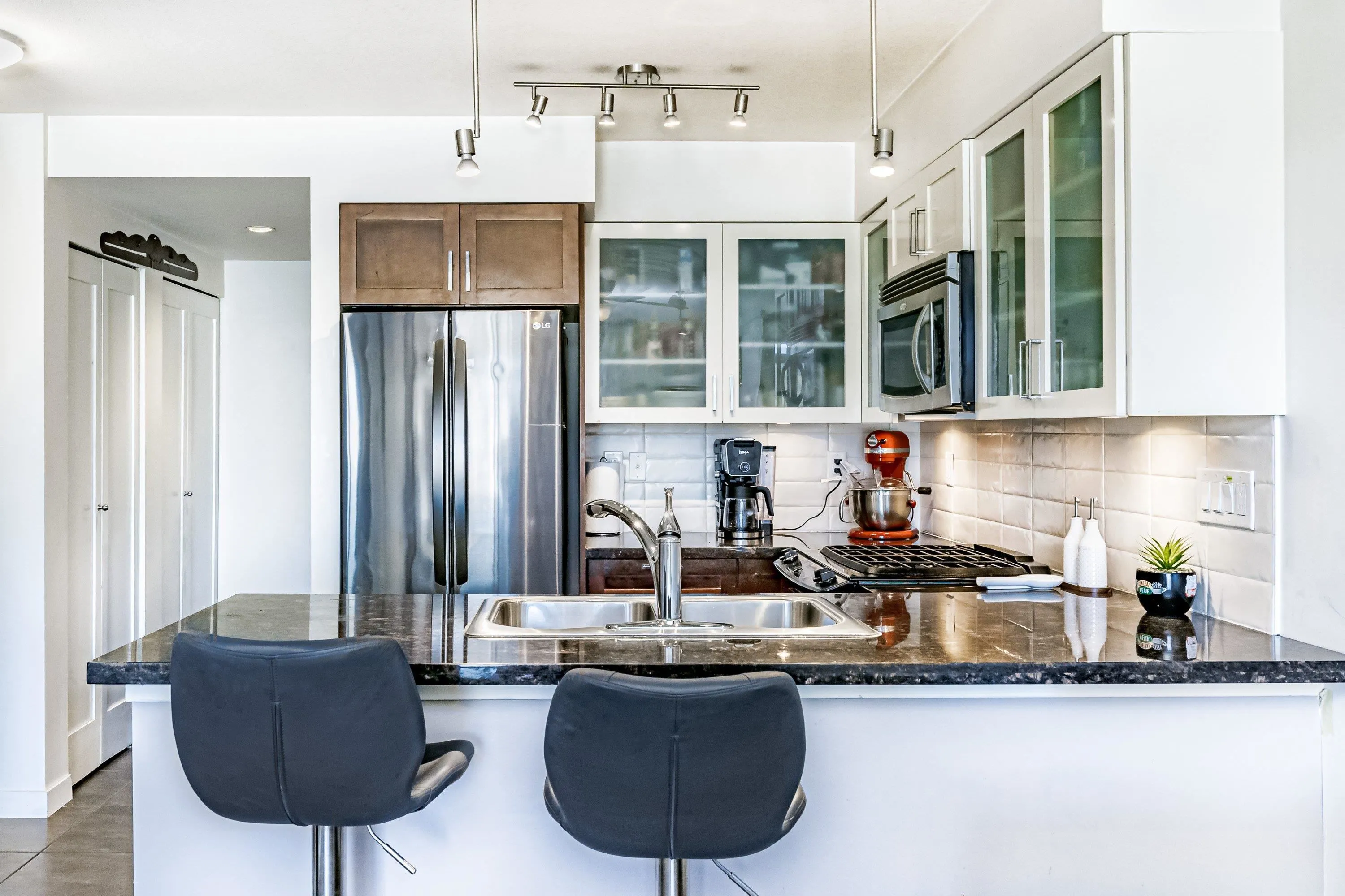 1508 1 Renaissance Square
