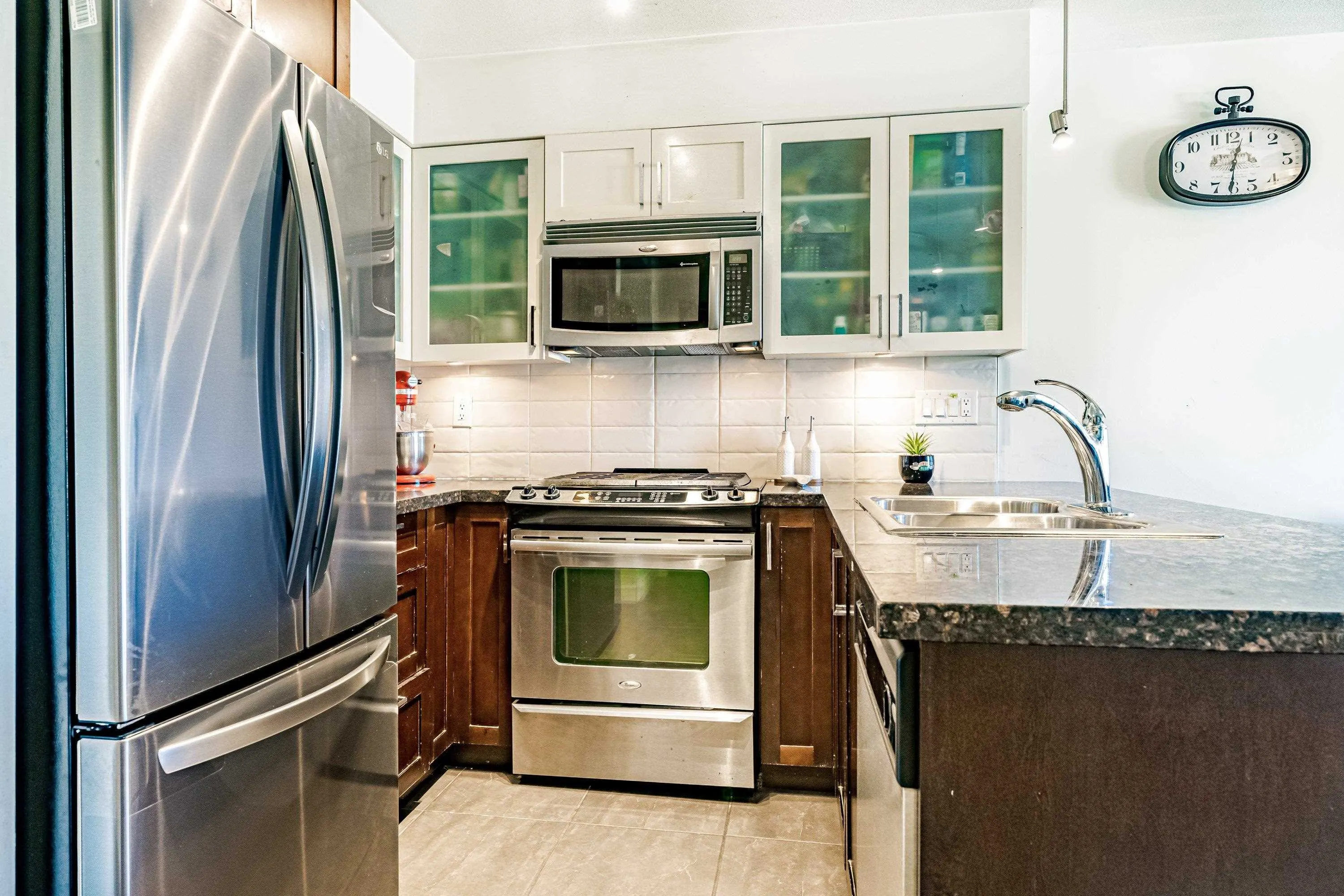1508 1 Renaissance Square