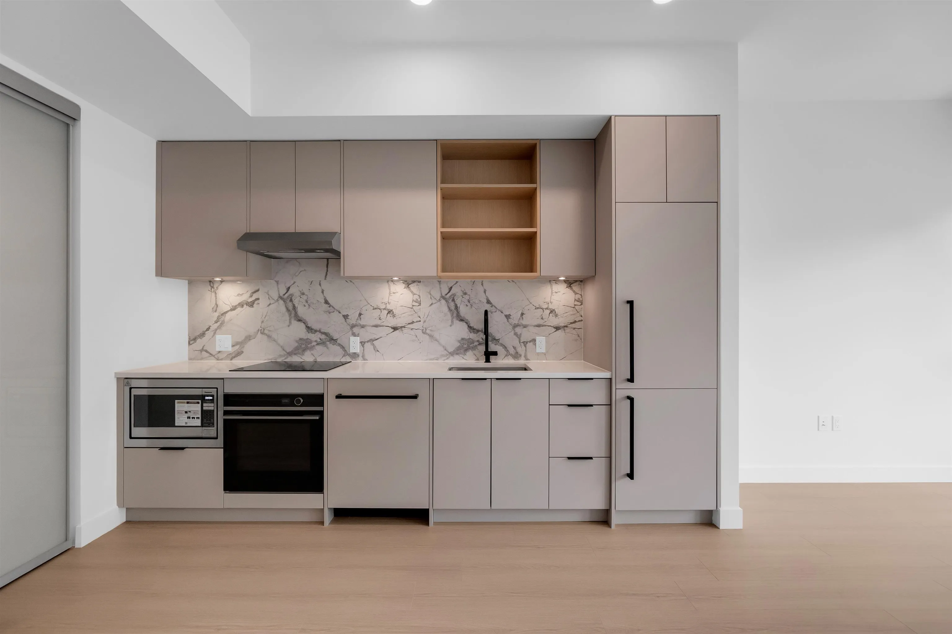2xx 422 E 3rd Street