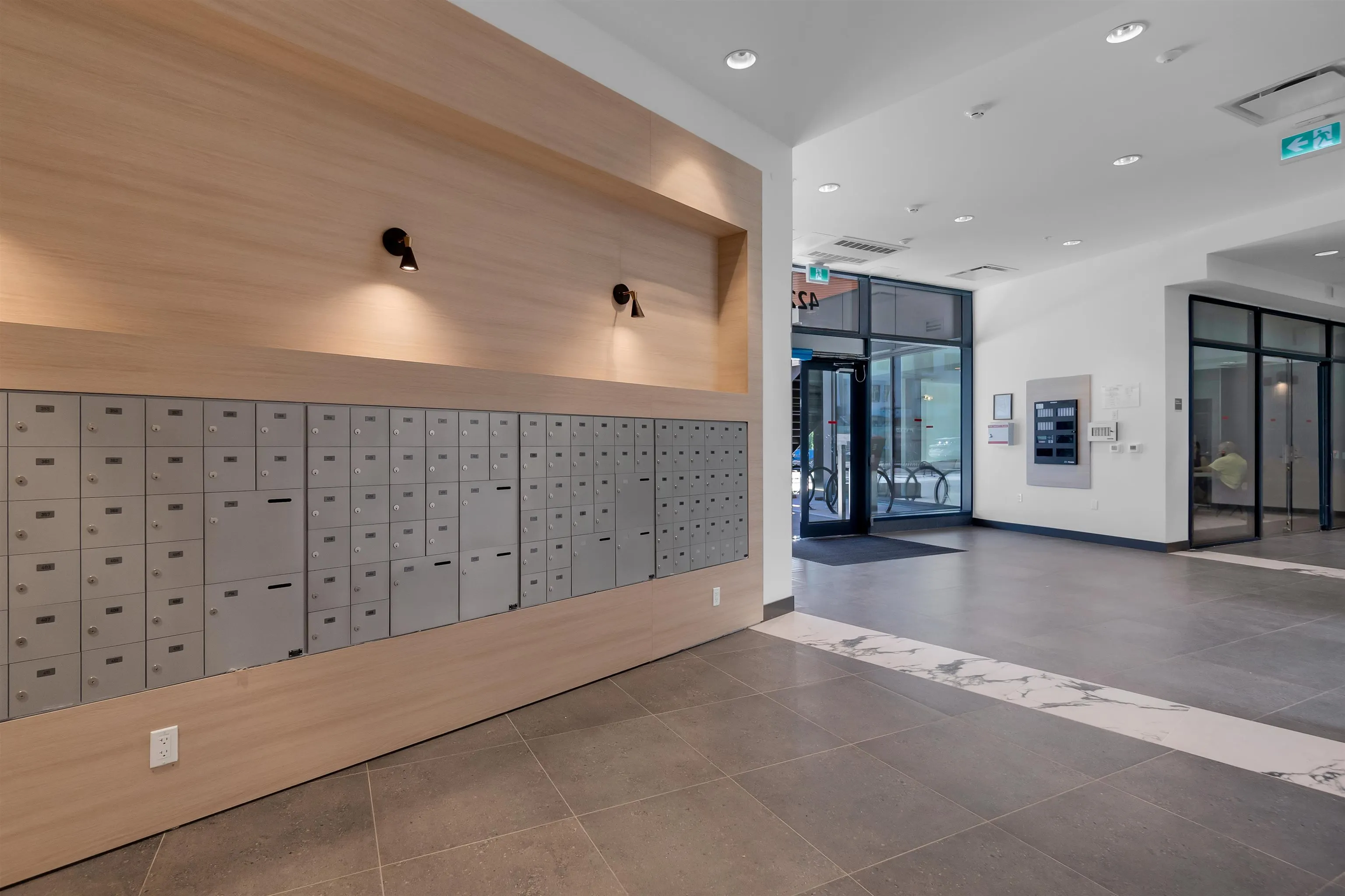 2xx 422 E 3rd Street