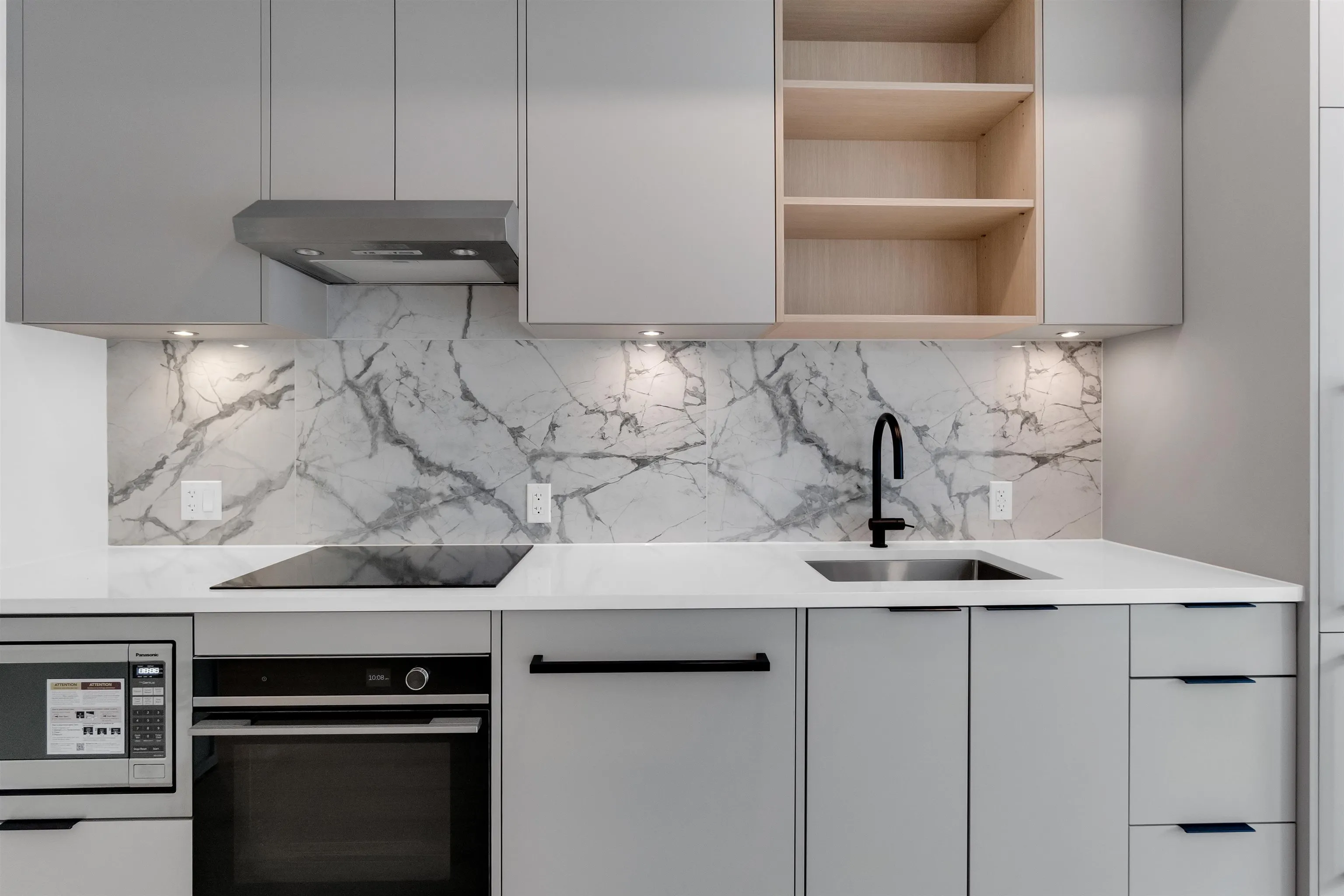 2xx 422 E 3rd Street