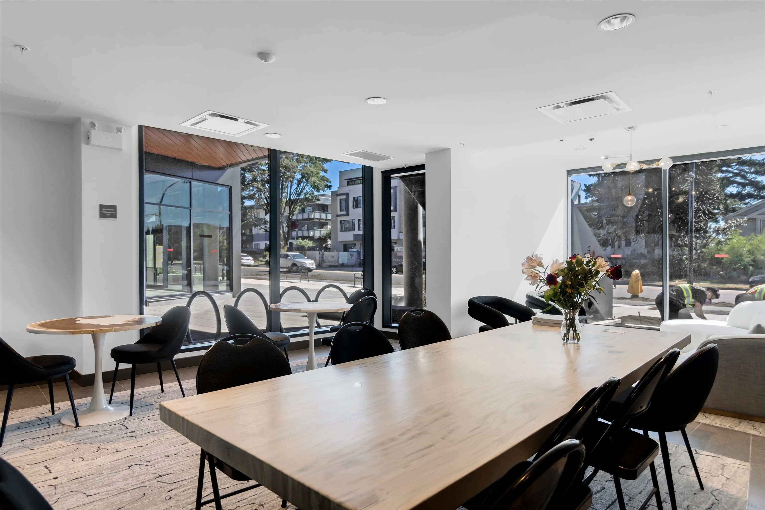 2xx 422 E 3rd Street