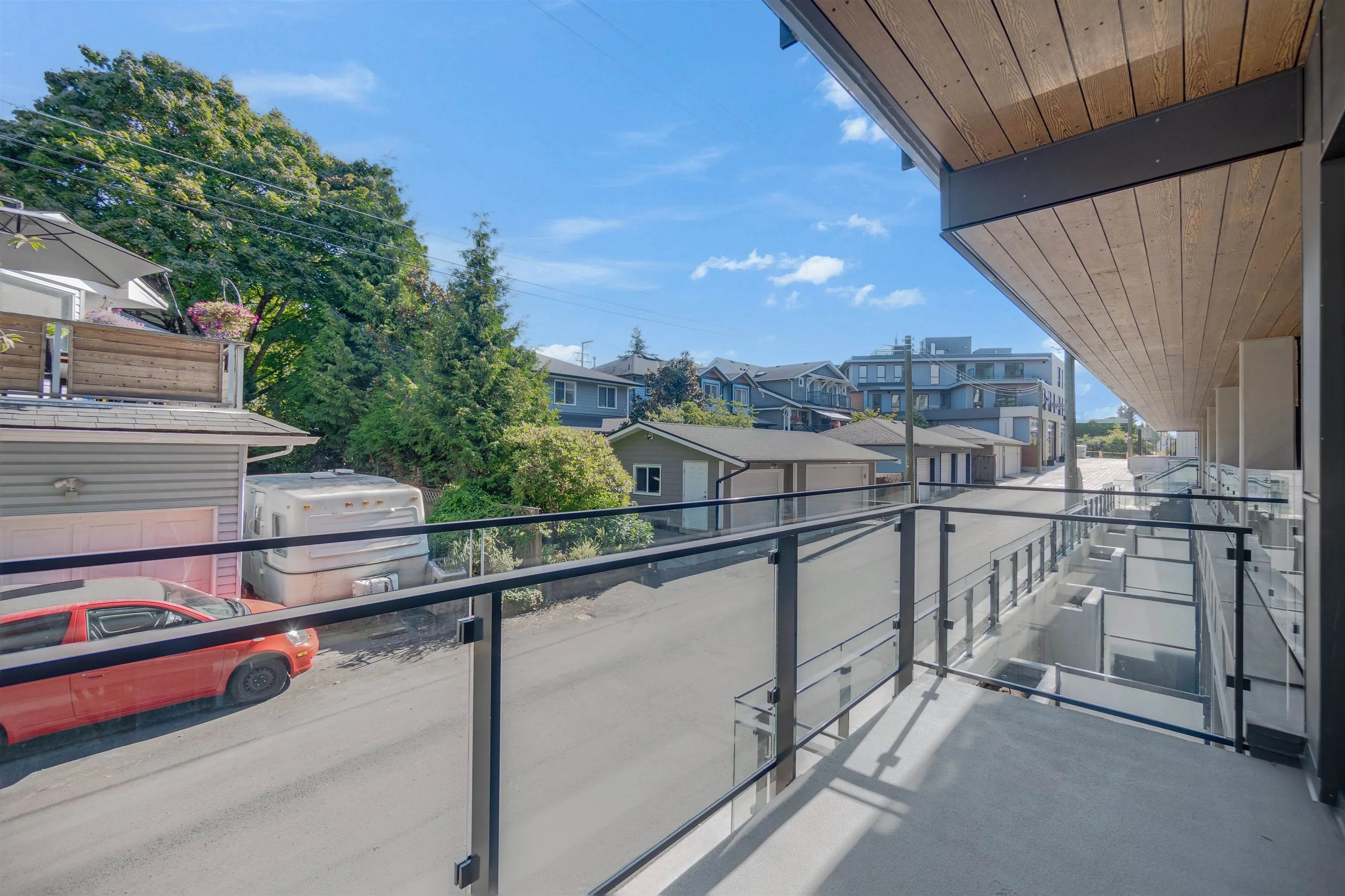 2xx 422 E 3rd Street