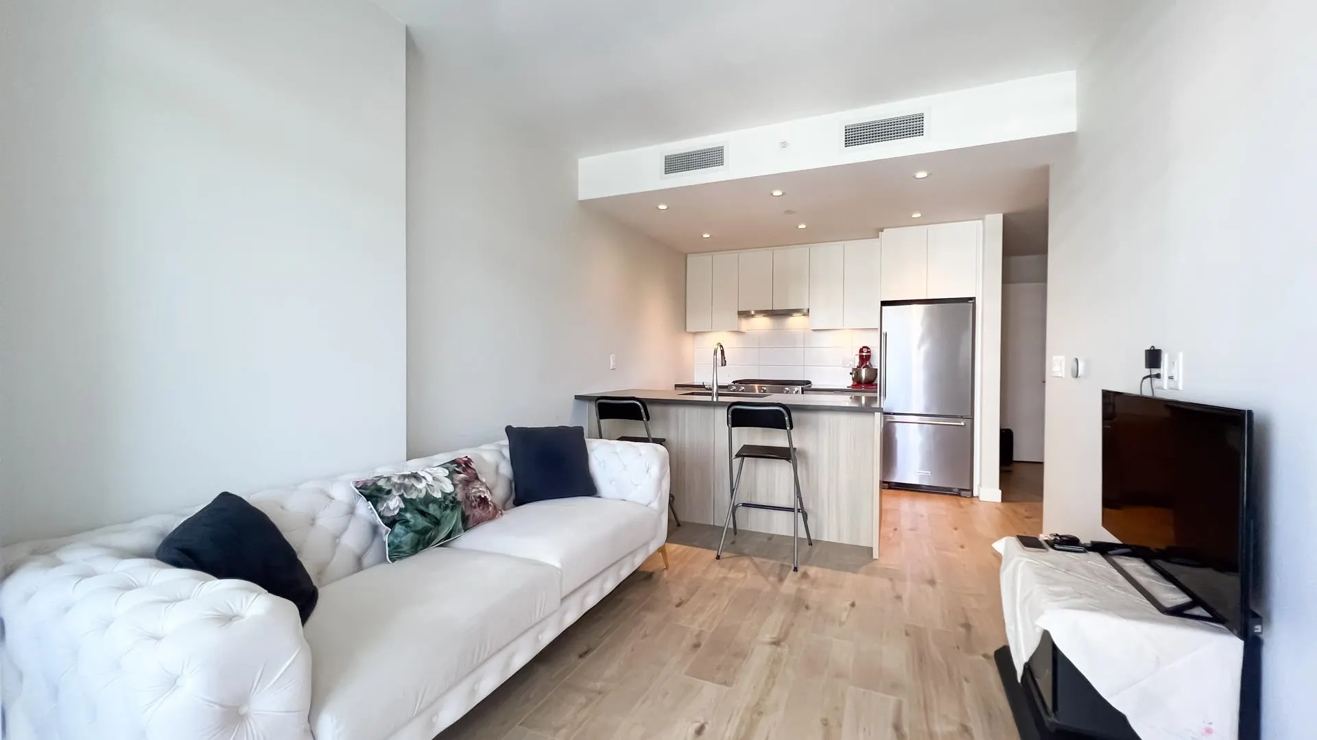 1405 3430 E Kent Avenue