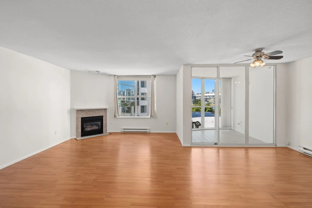 606 1255 Main Street
