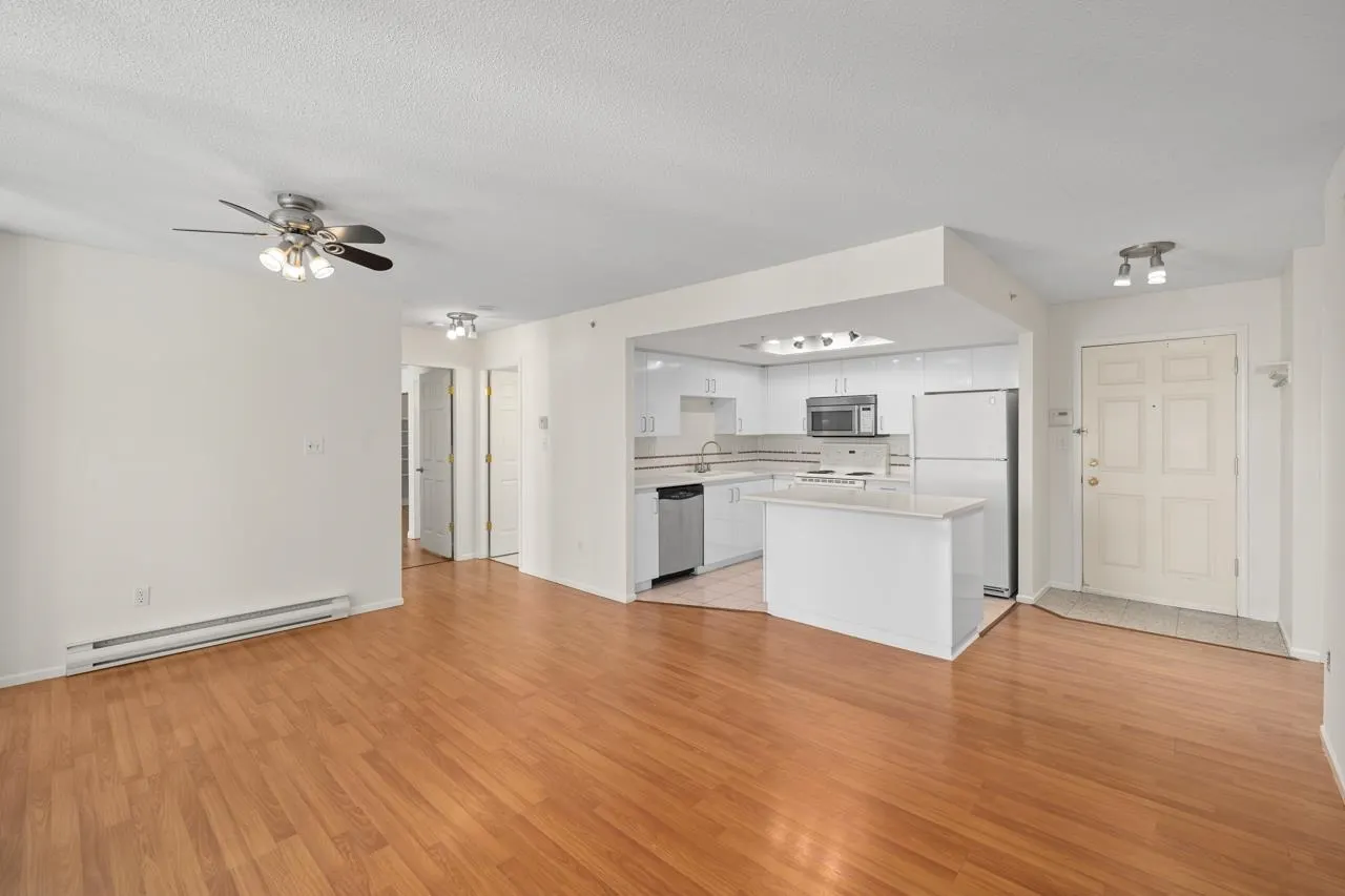 606 1255 Main Street