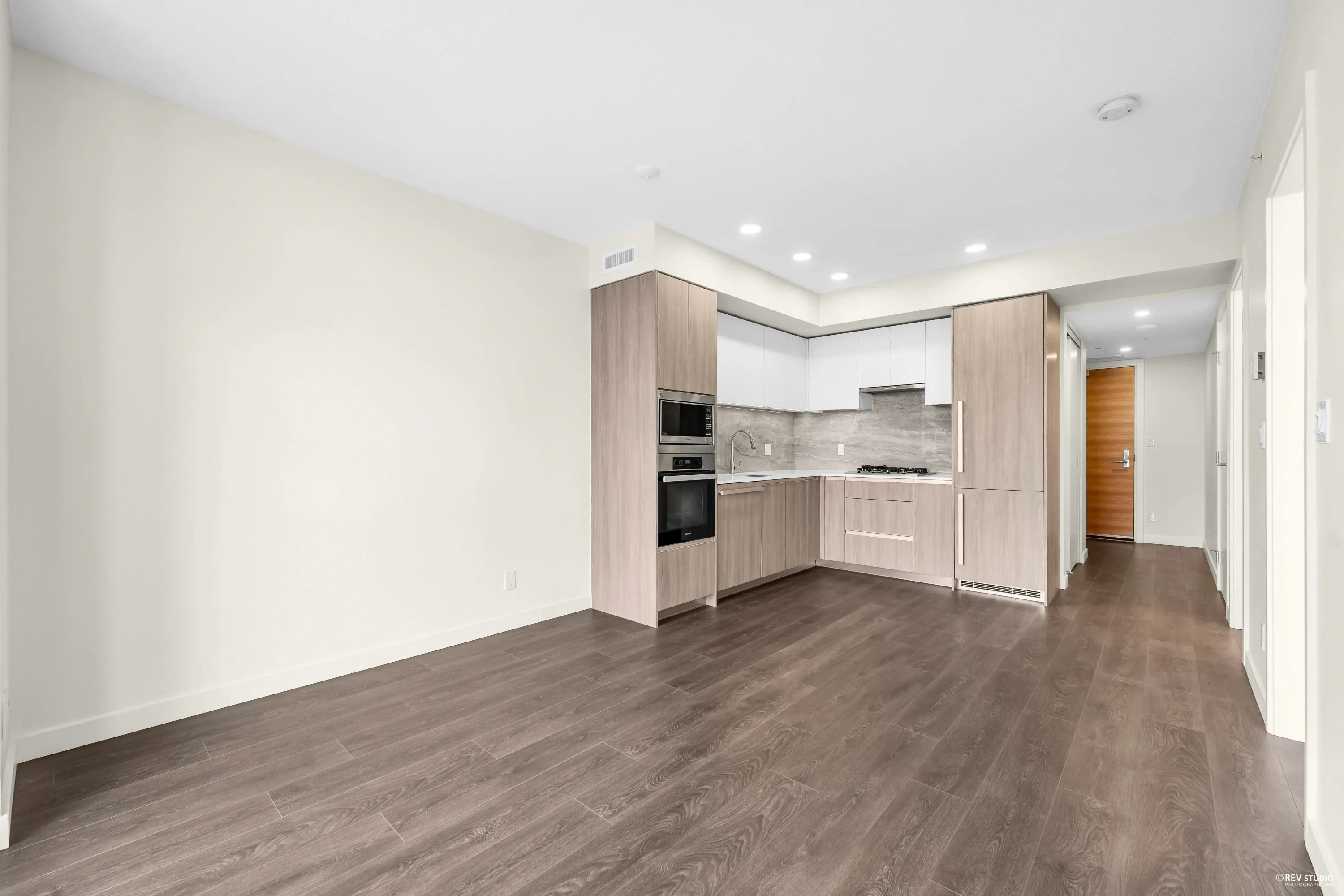 1404 6633 Buswell Street