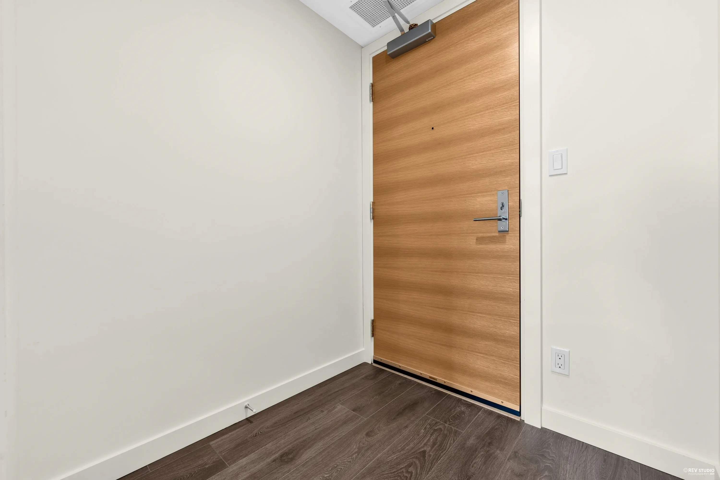 1404 6633 Buswell Street