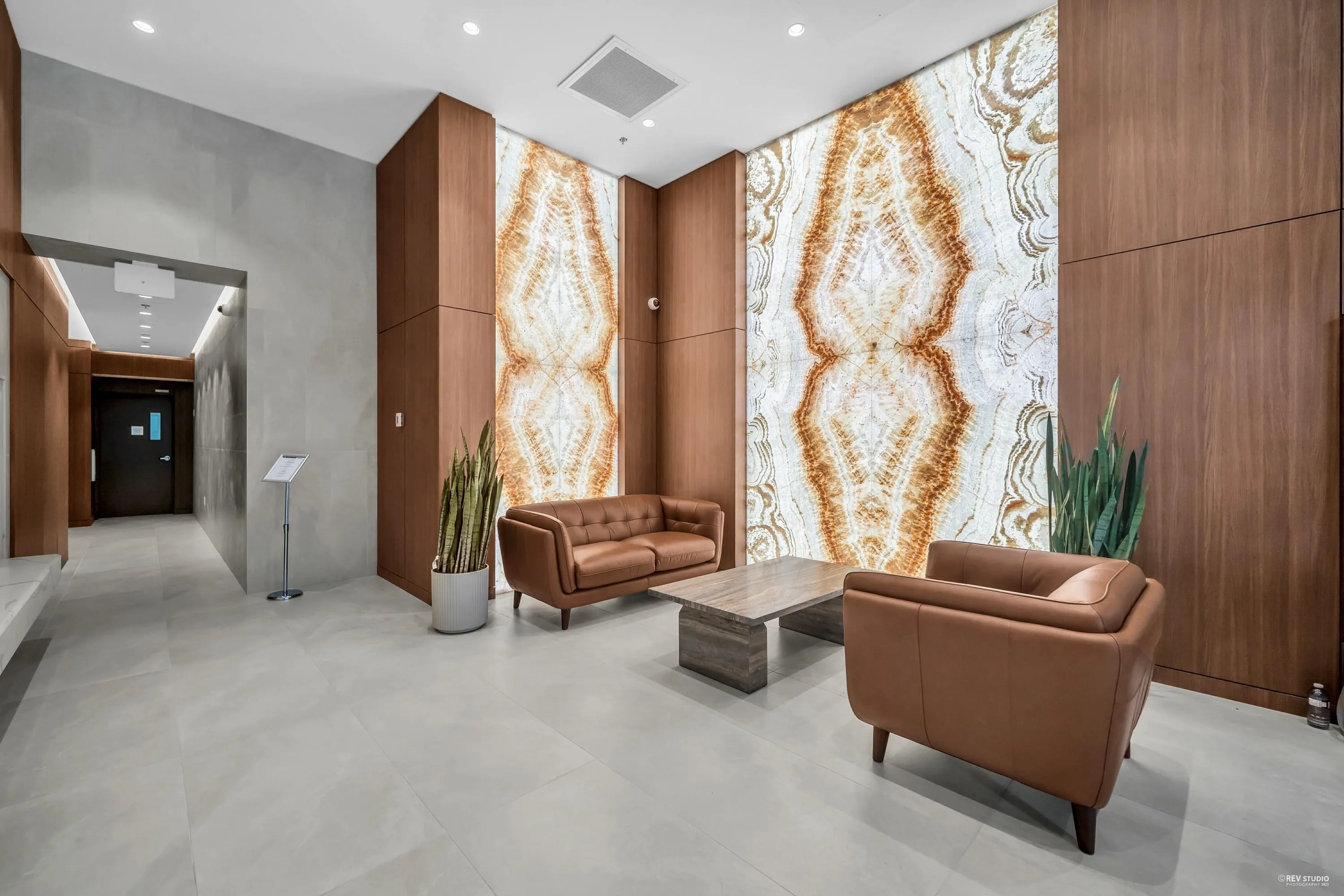 1404 6633 Buswell Street