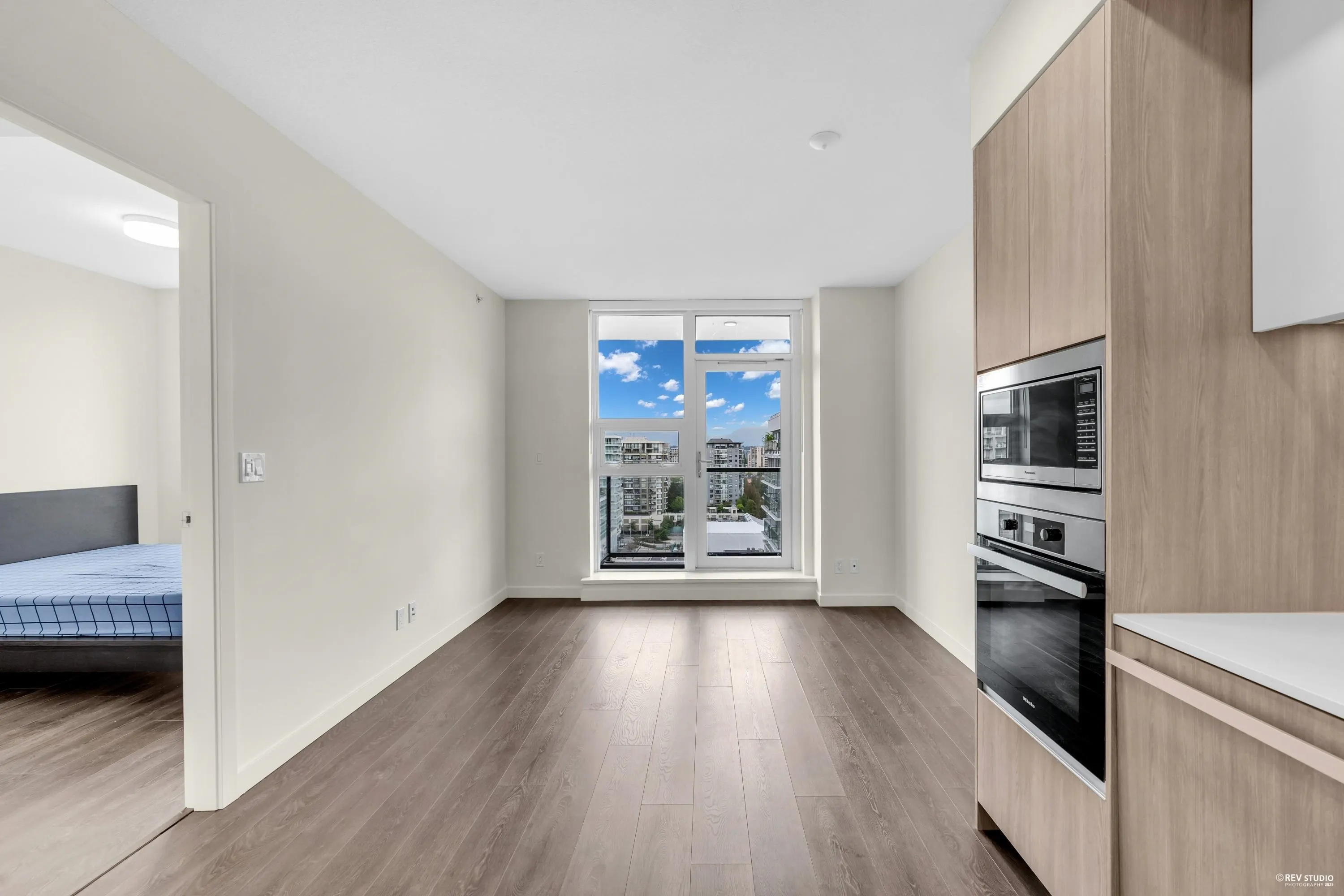 1404 6633 Buswell Street