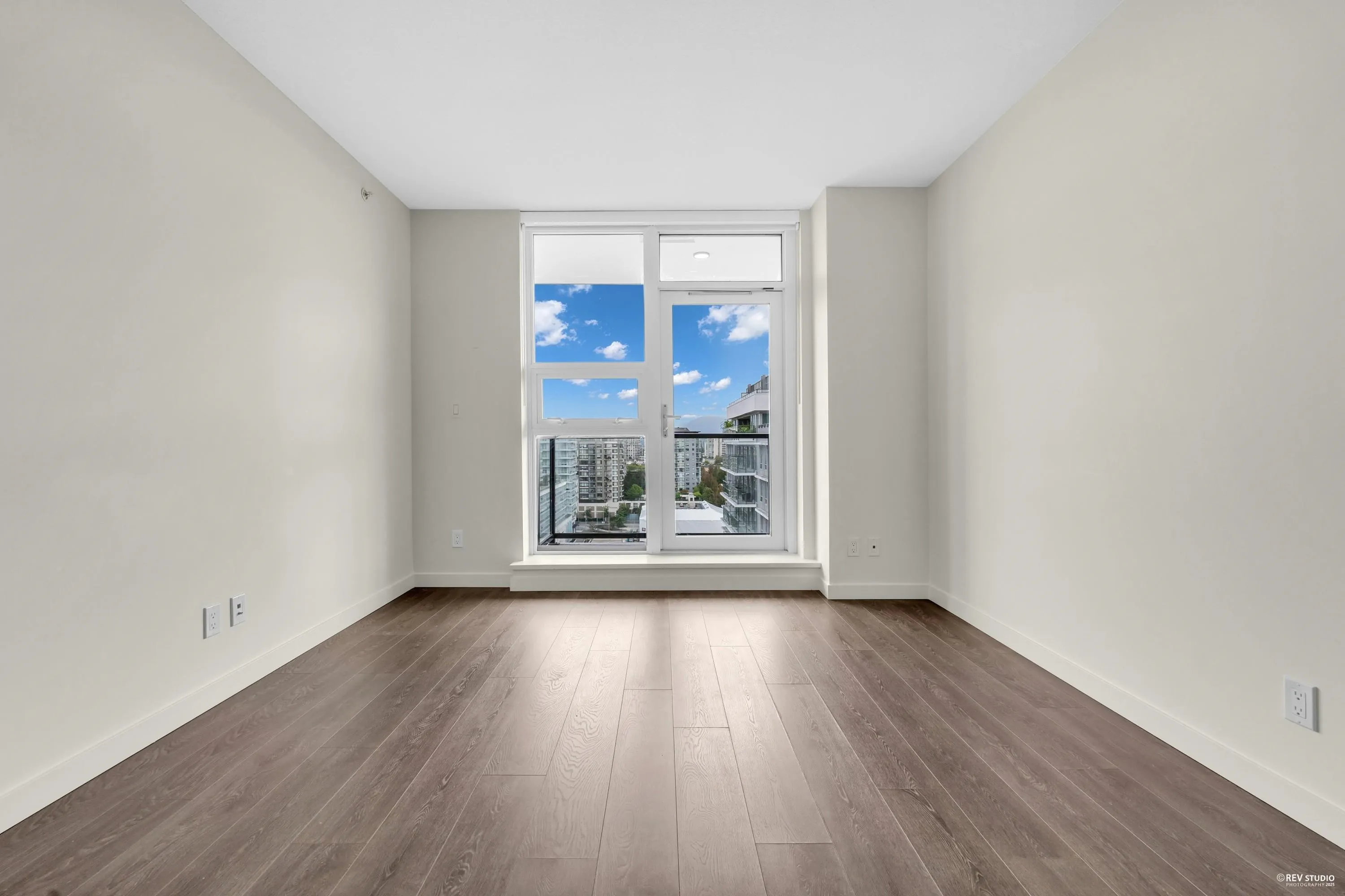 1404 6633 Buswell Street