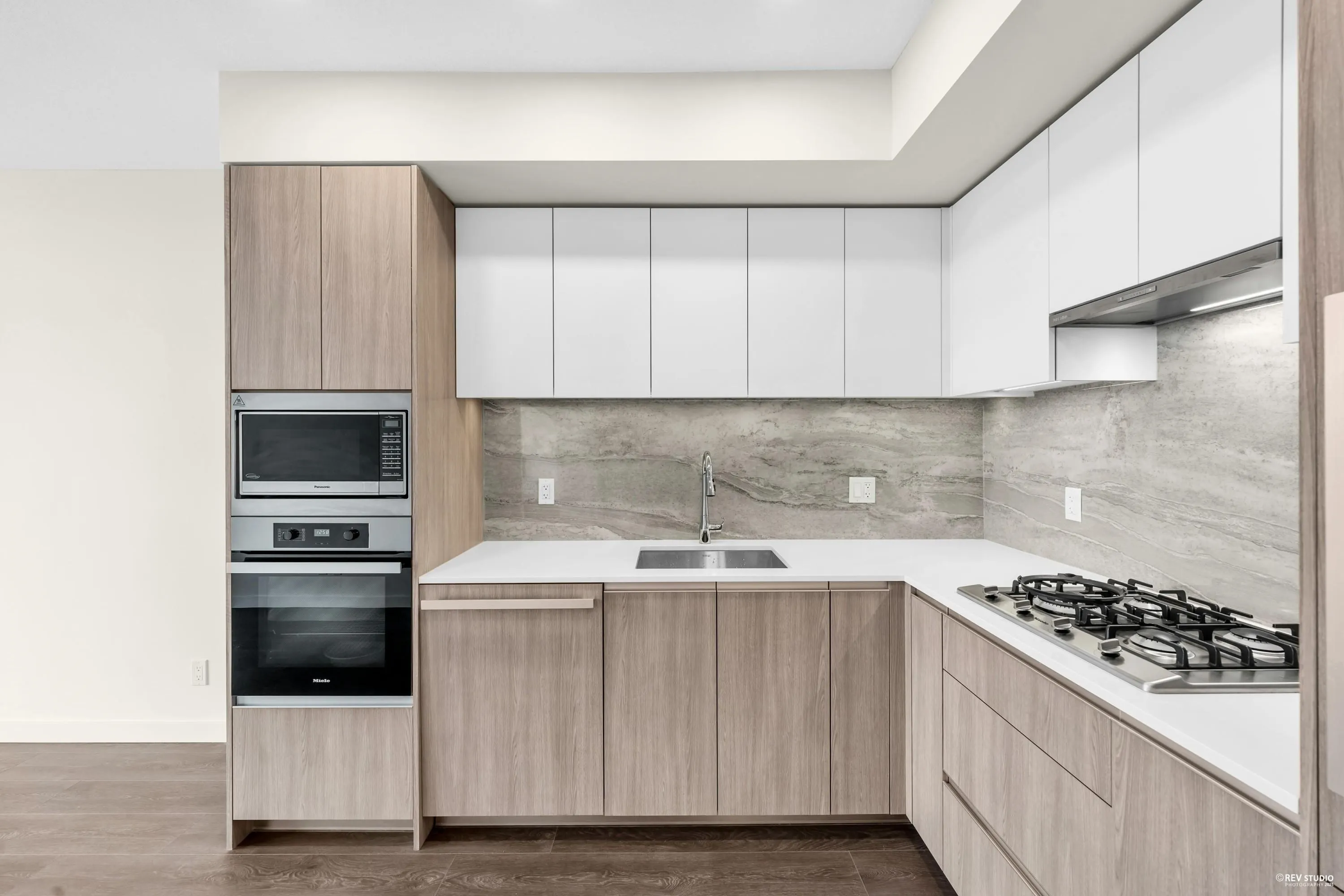 1404 6633 Buswell Street