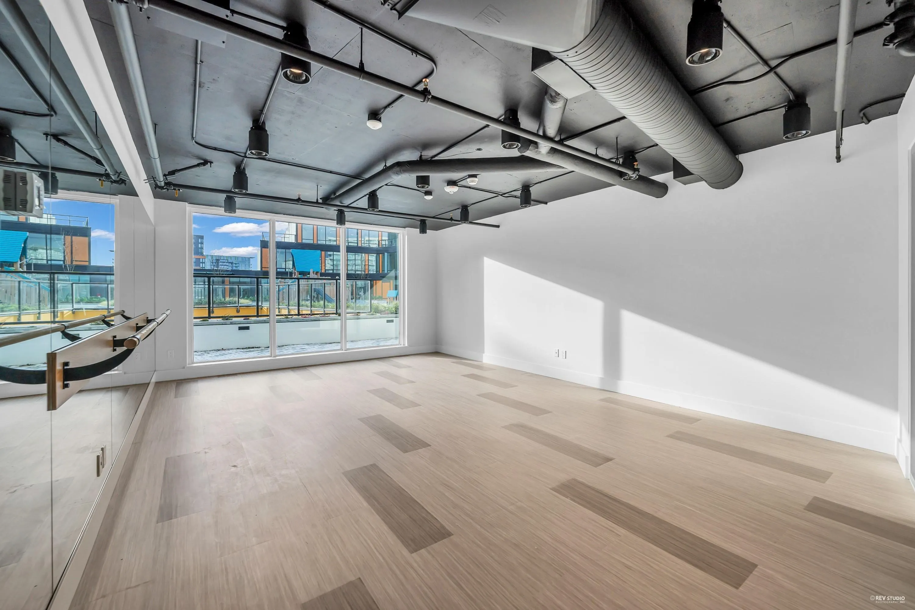 1404 6633 Buswell Street