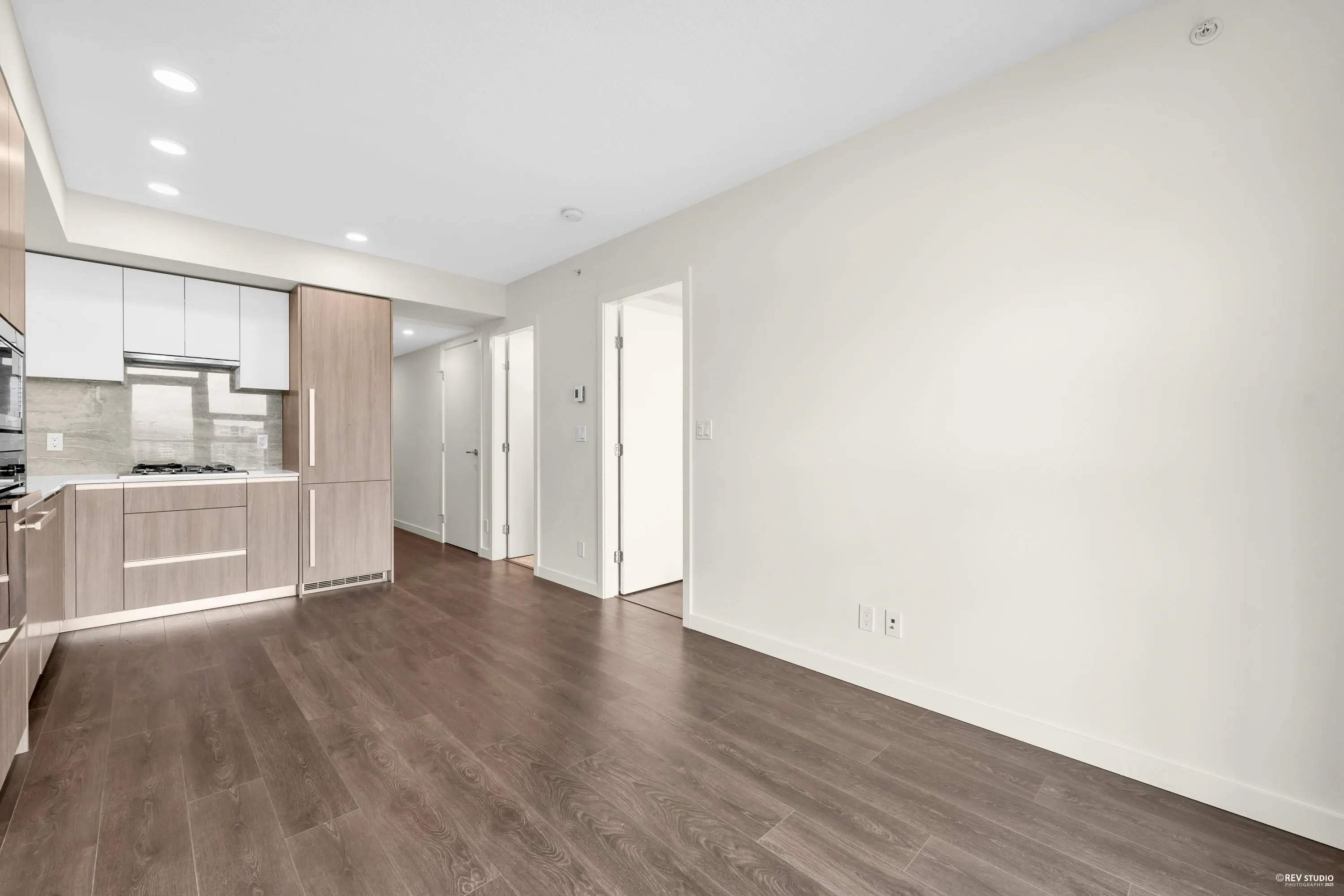 1404 6633 Buswell Street