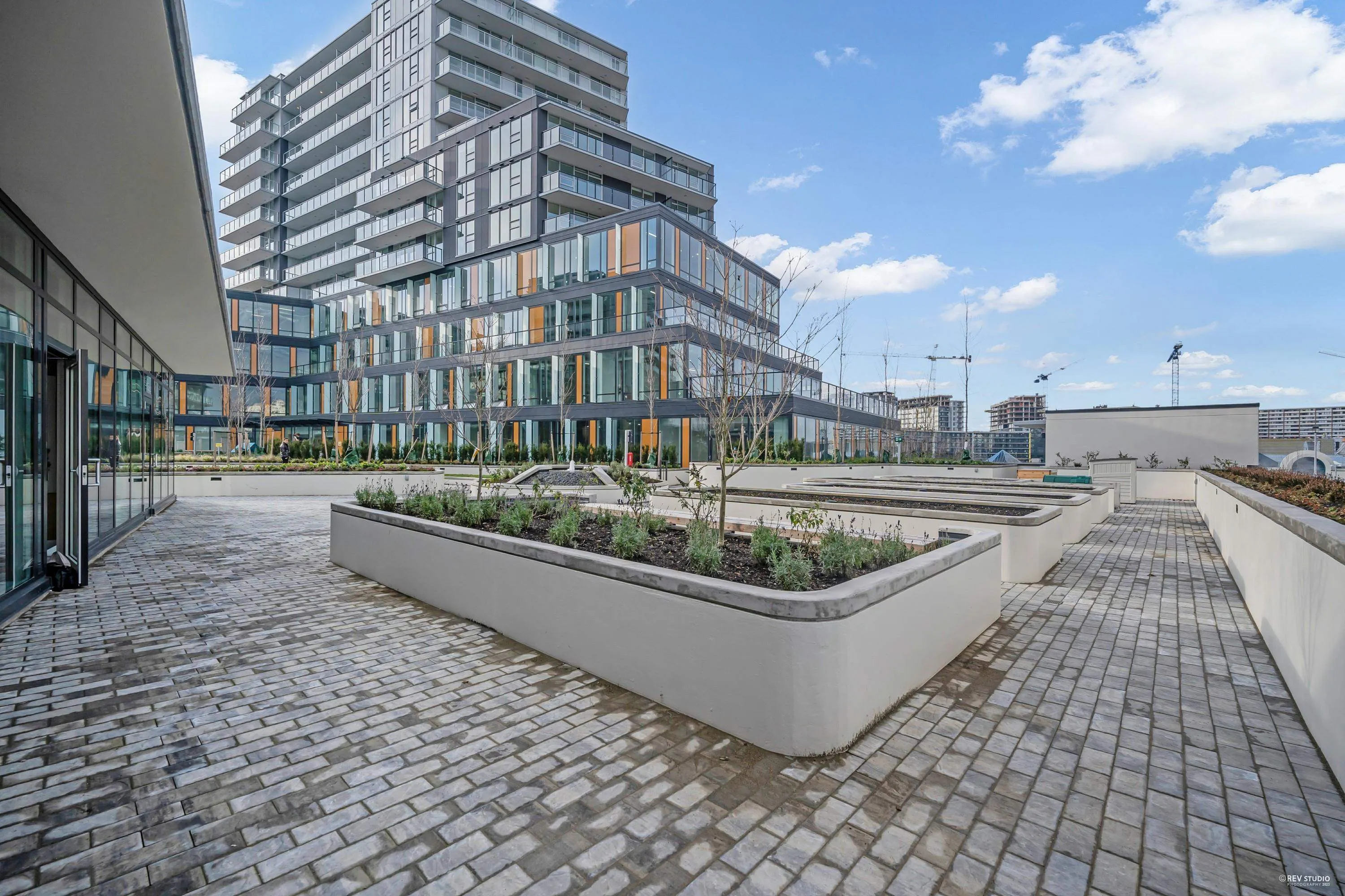 1404 6633 Buswell Street
