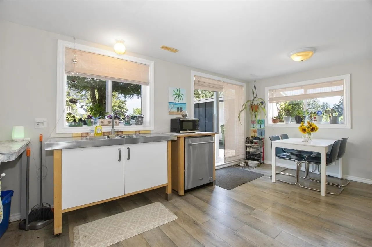 10005 Kenswood Drive