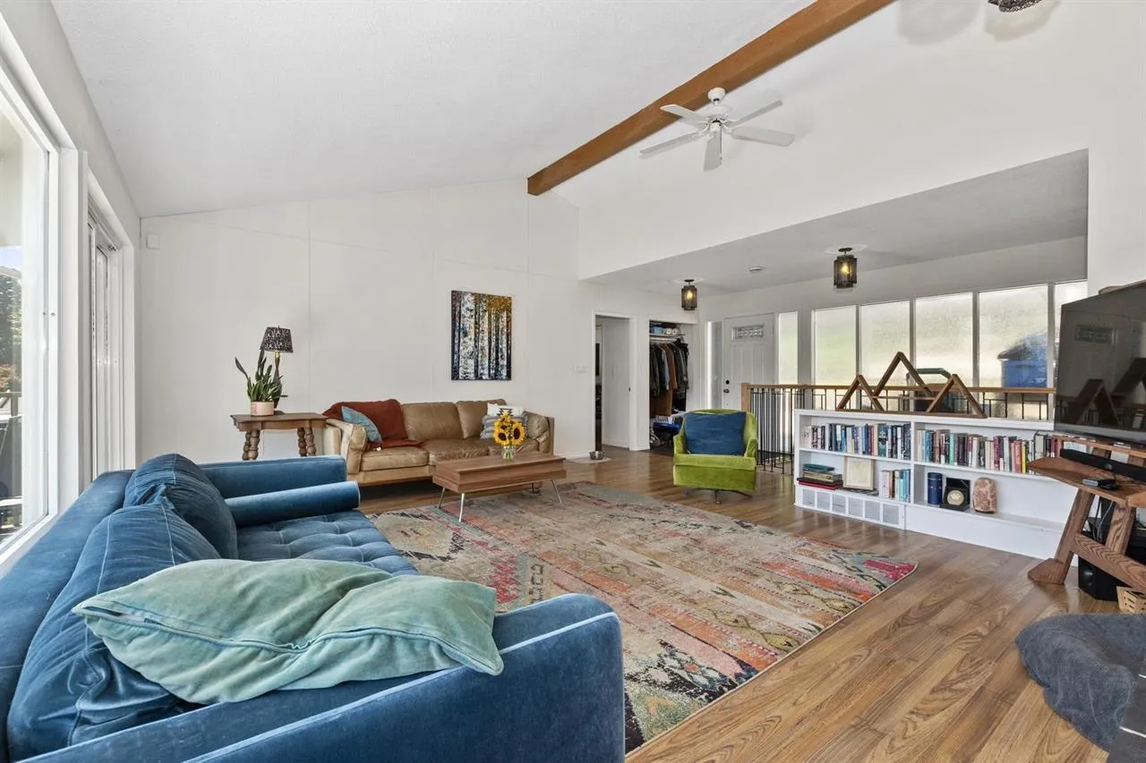 10005 Kenswood Drive