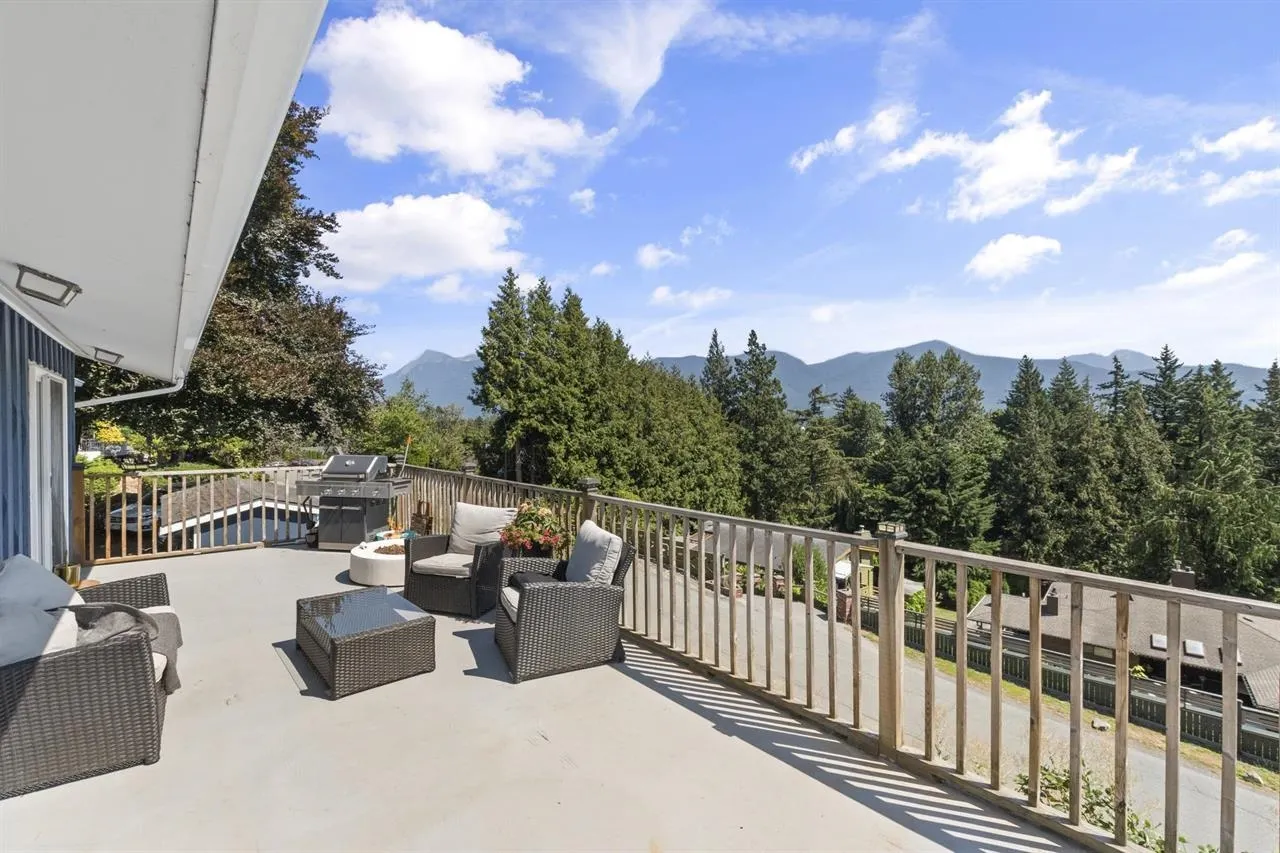 10005 Kenswood Drive